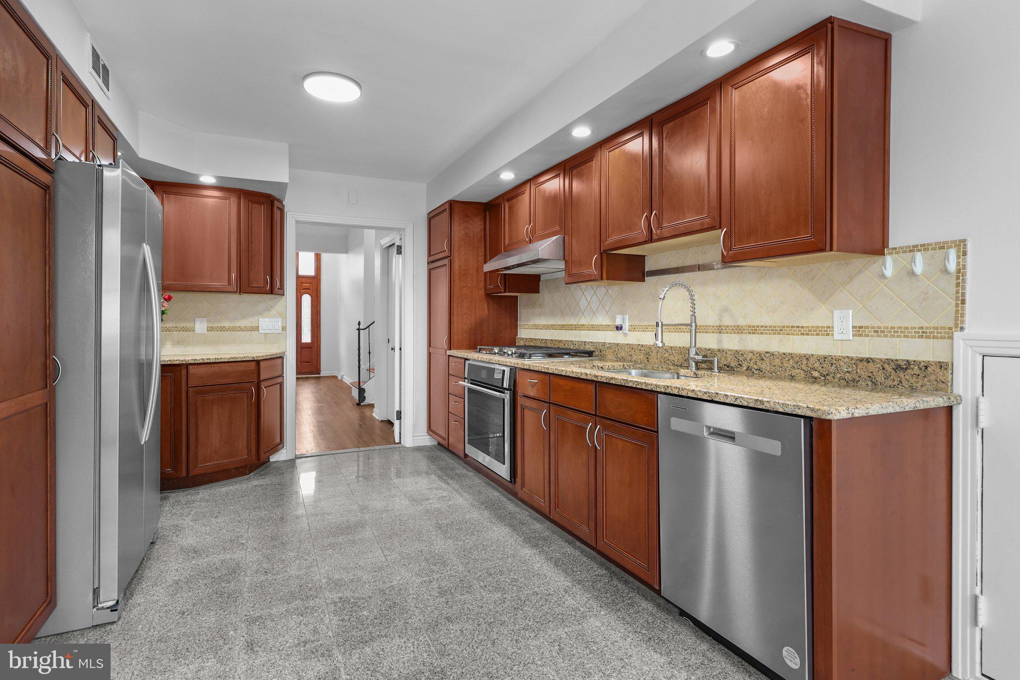 GREEN HILL - Residential