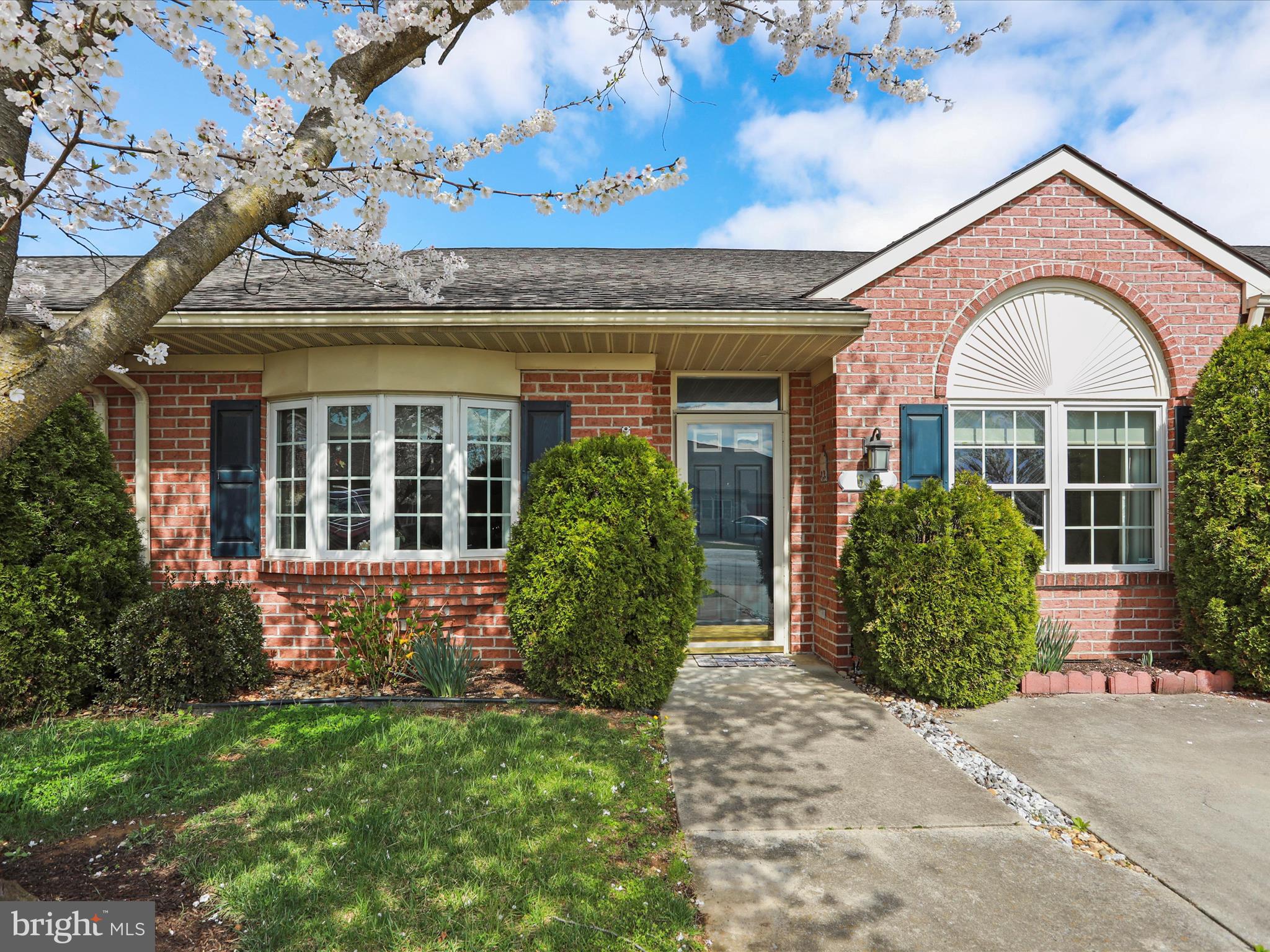 PRICE REDUCTION! Welcome Home to this Brick Ranch Style property located in the Sought after Gated Community of Summerland Manor! This Unit features 2/3 Bedrooms, 2 full Baths and 1,348 sqft of living space. Featuring: Open floor plan, 9ft plus ceilings, Crown Molding, French doors leading into a Large Den/Library or 3rd Bedroom with wood built in and Newer Carpet, Nice size Living room with Newer Carpet leading to eat-in Kitchen with abundance of cabinet space for storage. Master Bedroom with attached Full Bath with new Soaking Tub and Laminate Flooring. Across the hall is the 2nd Bedroom & Full Bath with walk in shower and New Laminate flooring. Roof replaced in 22' & Hot Water Heater 4 months ago. An added Bonus is a Nice Screened in porch to the back of the unit for entertaining or simply relaxing! This is a Must See & Won't Last Long!!