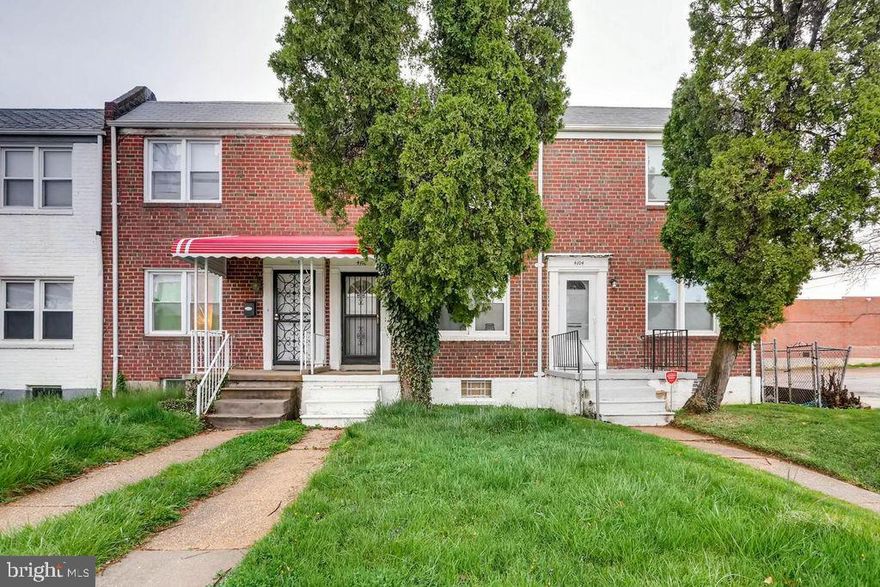 This beautifully updated 3-bedroom, 2-bathroom townhouse offers modern comfort and classic charm. 
Recent updates include fresh paint, stained hardwood flooring, and modern fixtures throughout.
The main level has a large living room dining/kitchen combo  and leads to a cozy outdoor space ideal for small gatherings or enjoying the fresh air.
Situated in the heart of Baltimore City, this home offers easy access to:
Reisterstown Plaza Shopping Center: Just minutes away for all your retail and dining needs.
Druid Hill Park: A local favorite for outdoor activities, jogging trails, and the Maryland Zoo.
Baltimore Public Transit: Conveniently located near bus lines and Metro stations for easy commuting.
Pimlico Race Course: Home of the Preakness Stakes, just a short drive away.
Owner prefers no evictions, no bankruptcies.  Tenant responsible for all utilities. Pets are case by case basis.