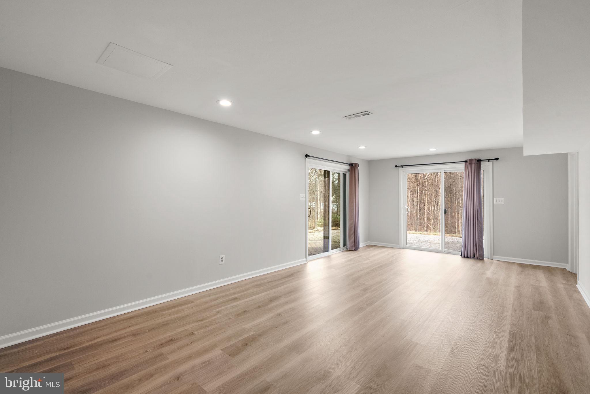 BRIAR HILL - Residential