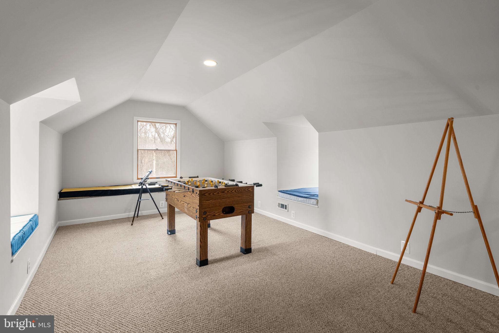 BRIAR HILL - Residential