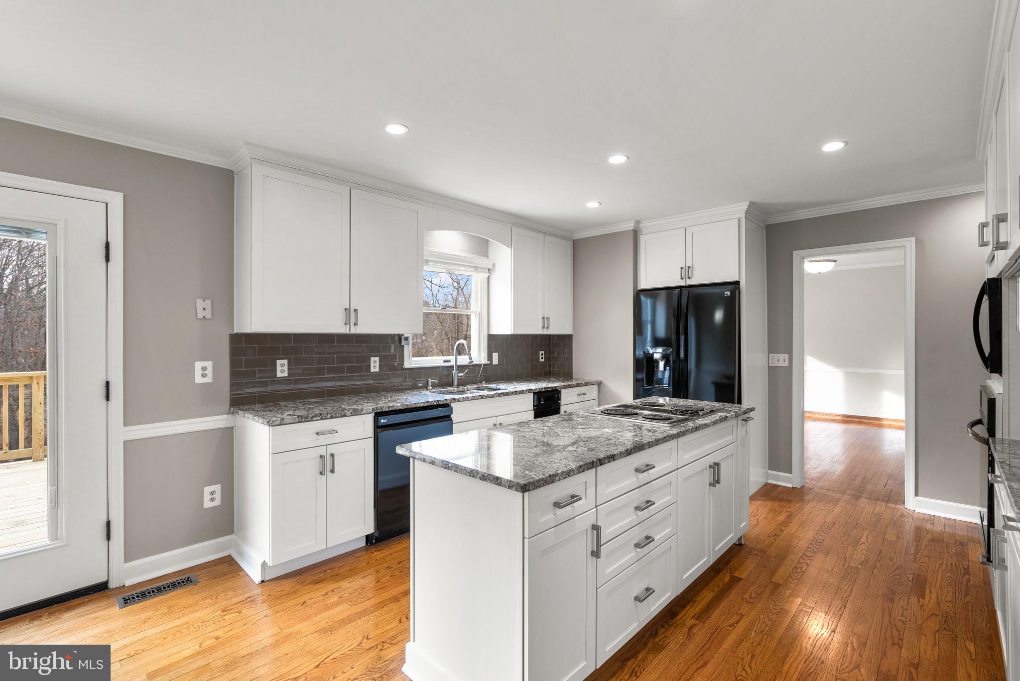 BRIAR HILL - Residential