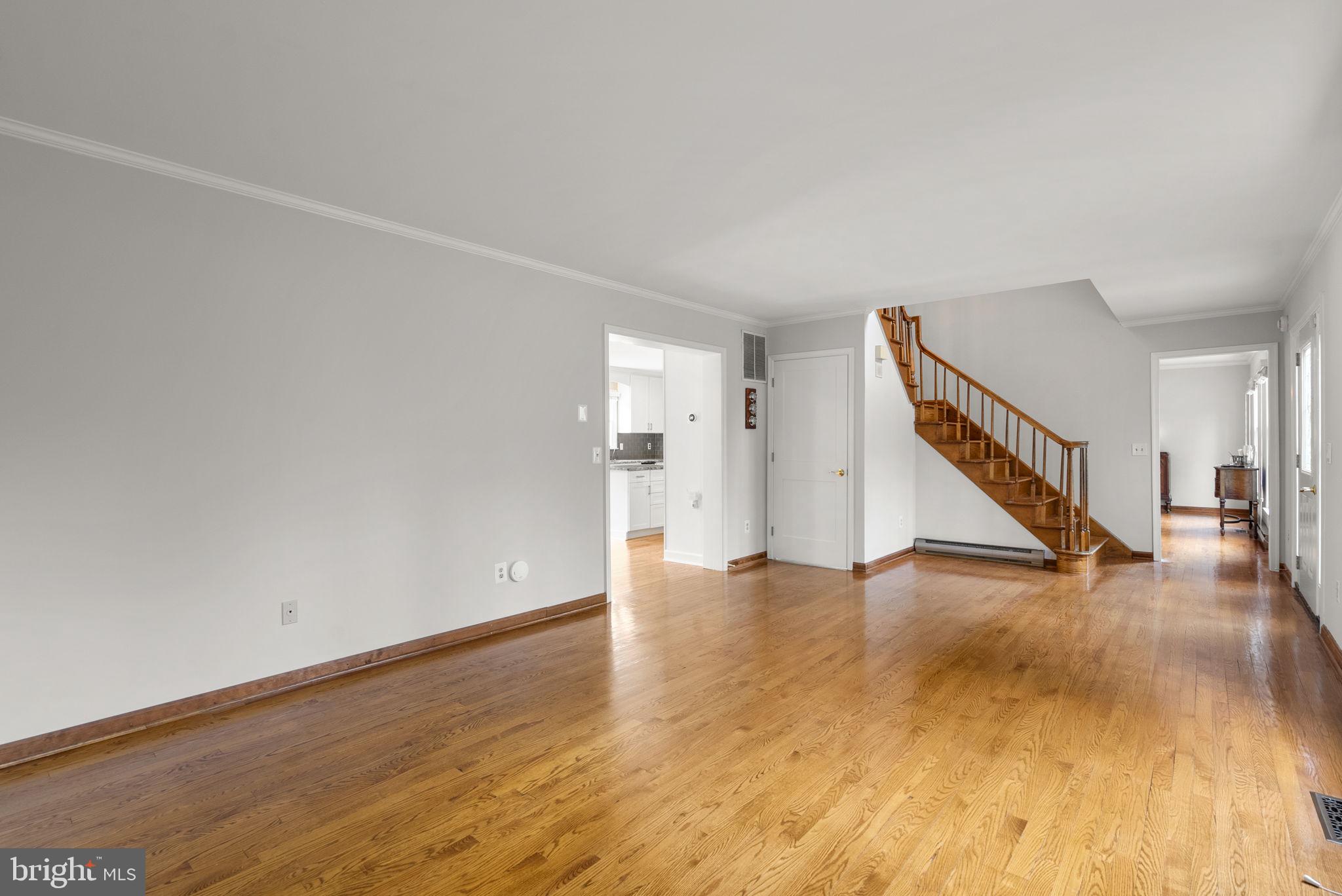 BRIAR HILL - Residential