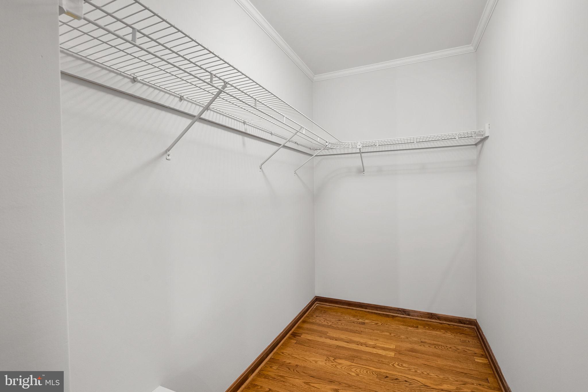 BRIAR HILL - Residential