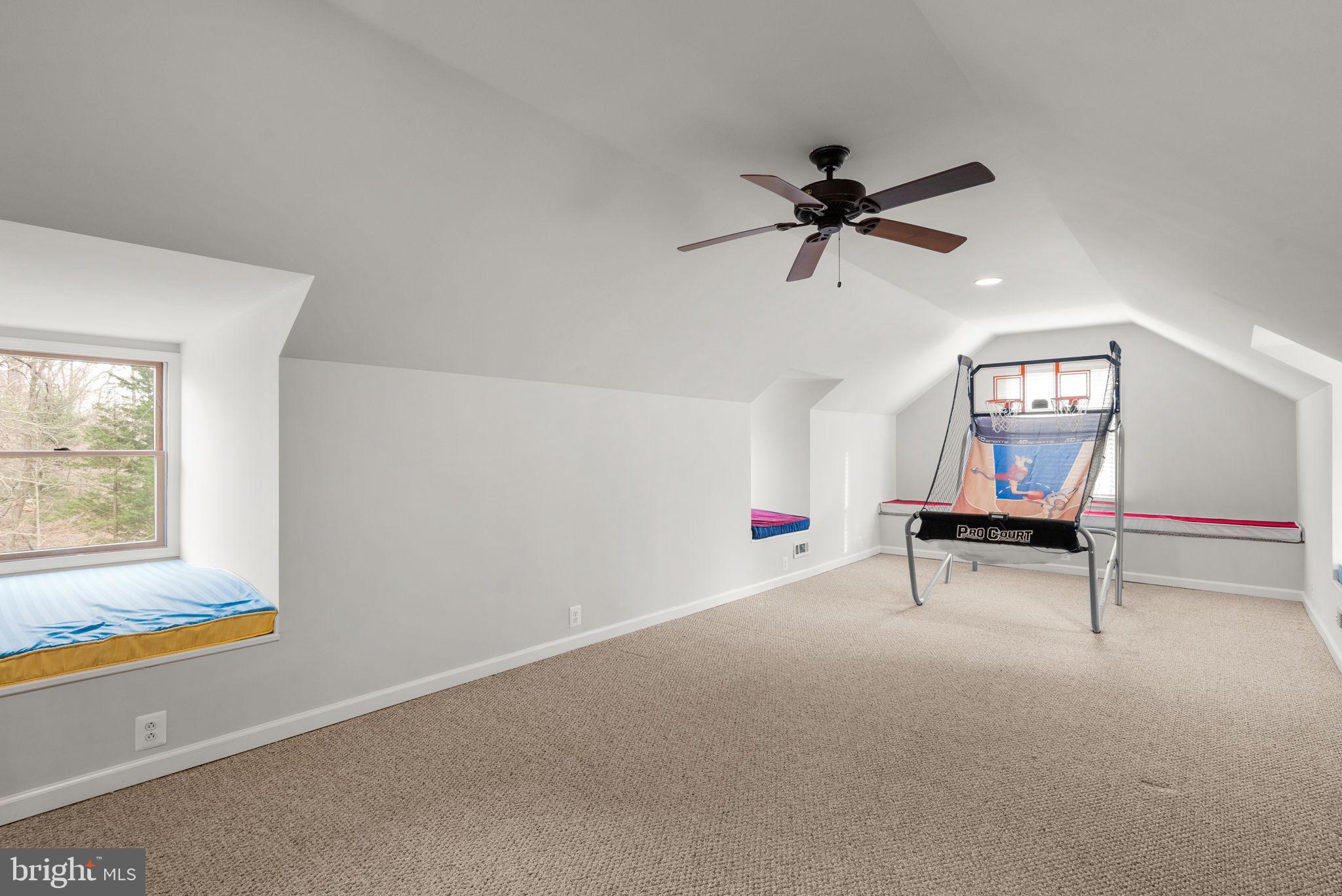 BRIAR HILL - Residential