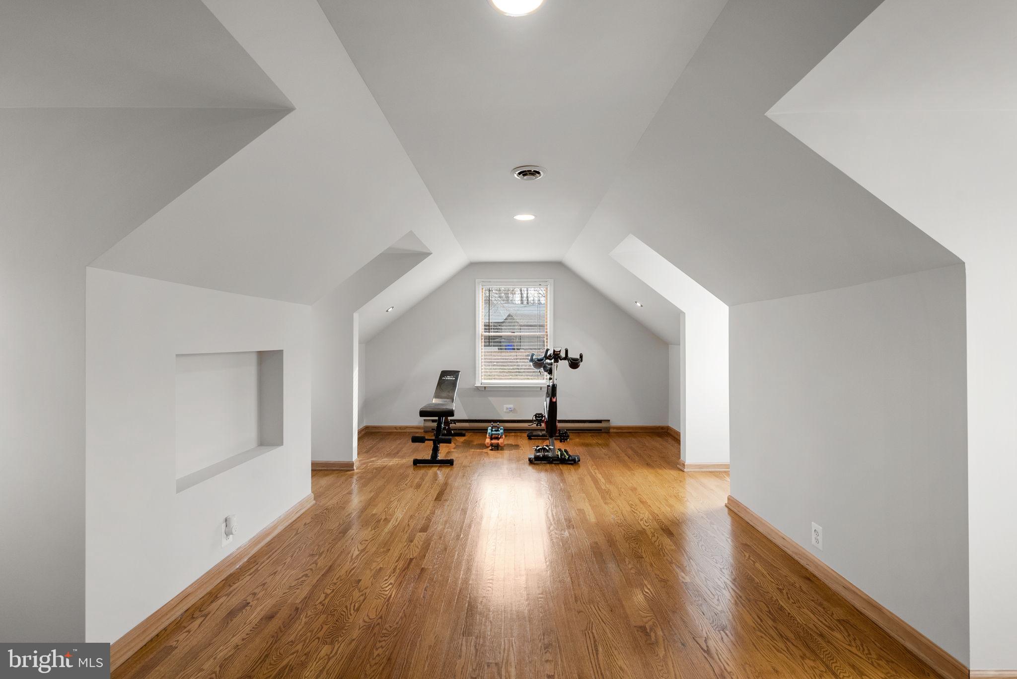 BRIAR HILL - Residential