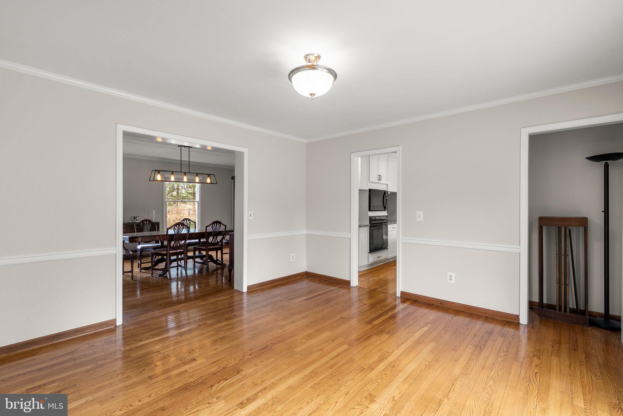 BRIAR HILL - Residential