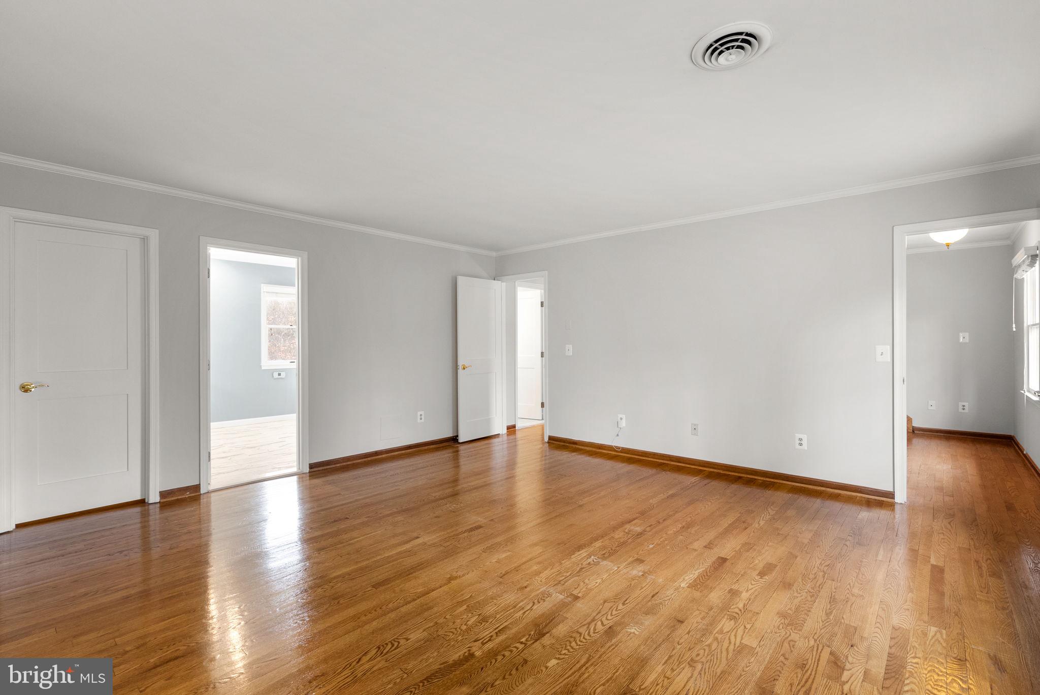 BRIAR HILL - Residential