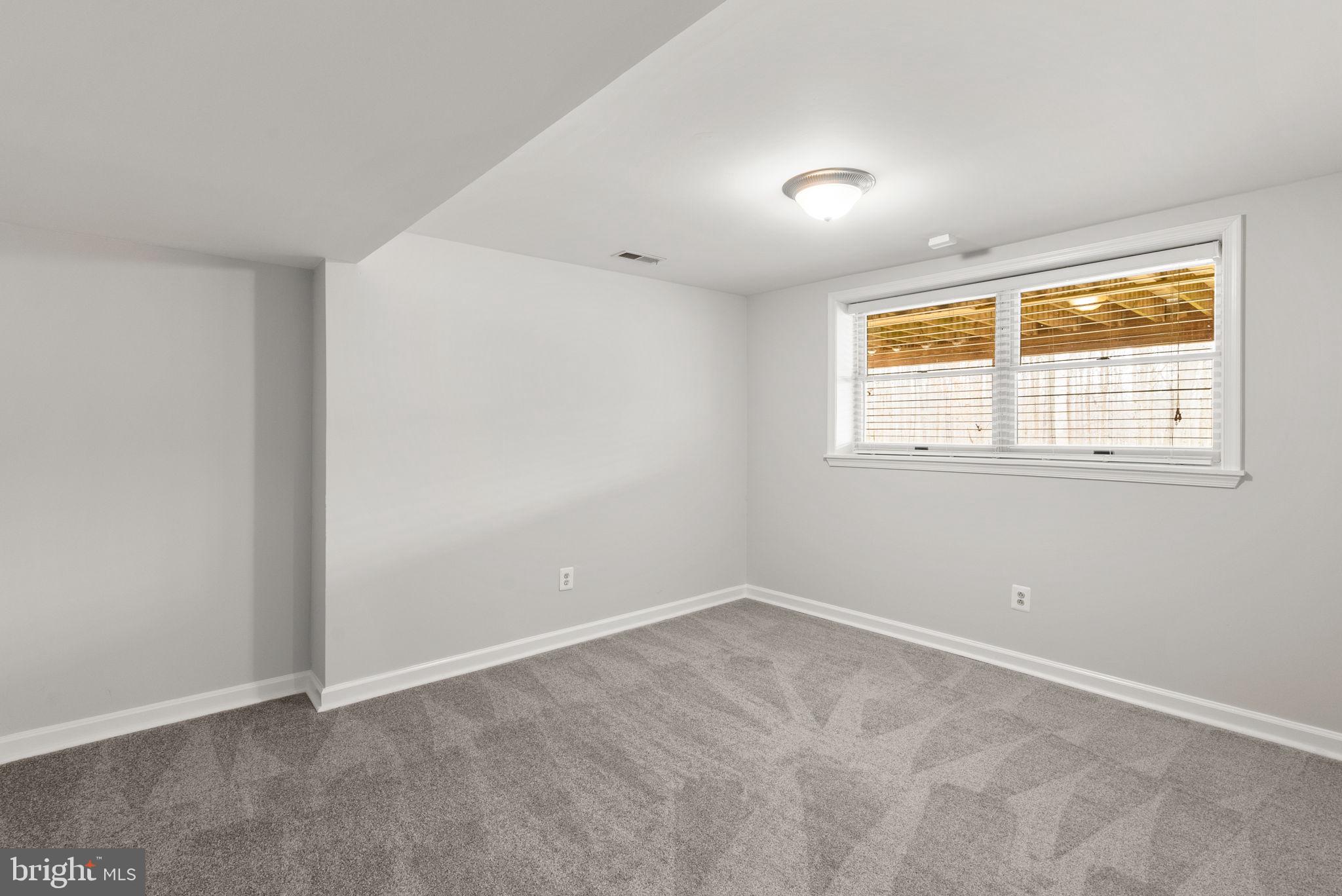 BRIAR HILL - Residential