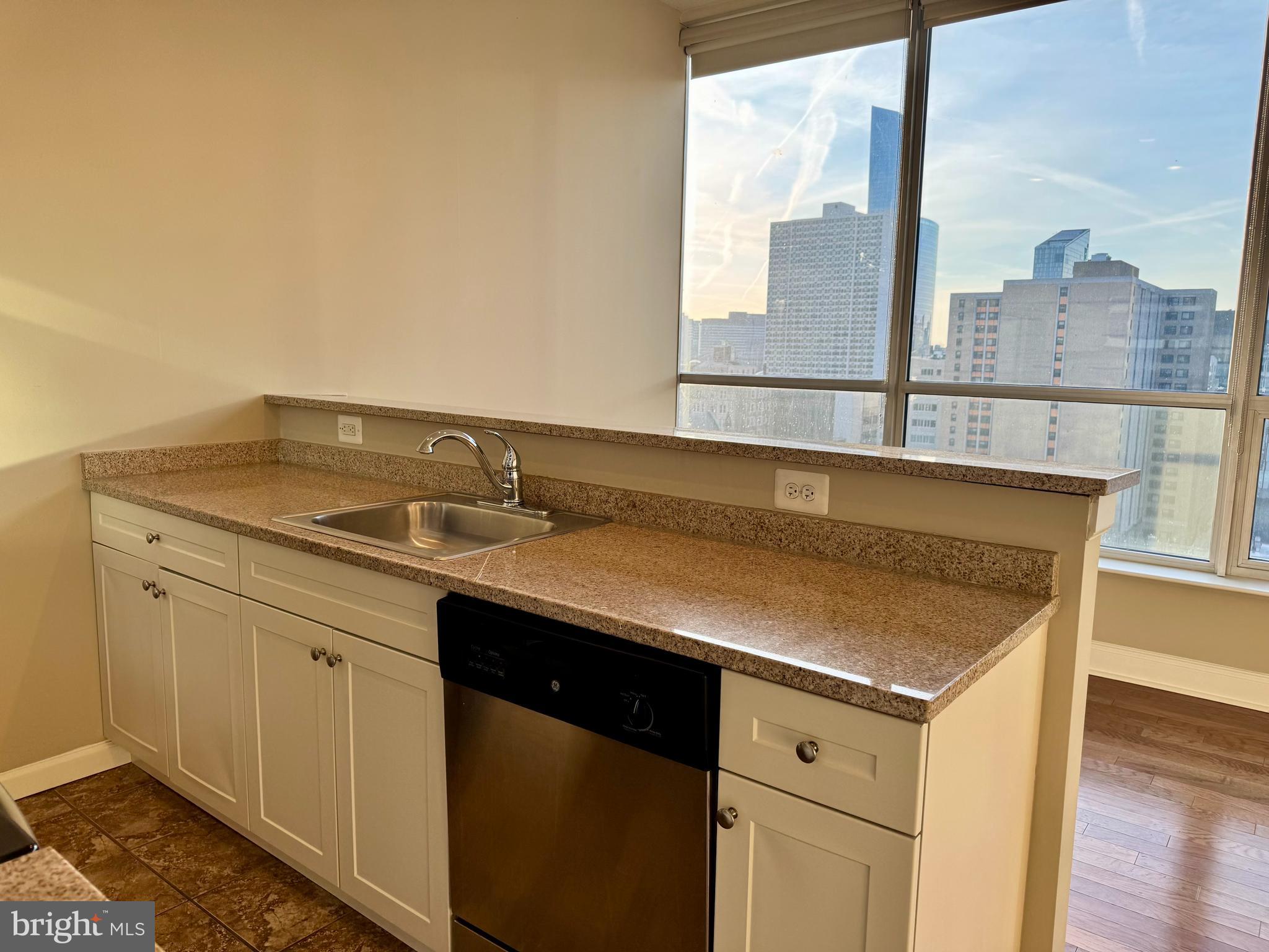 CENTER CITY - Residential Lease