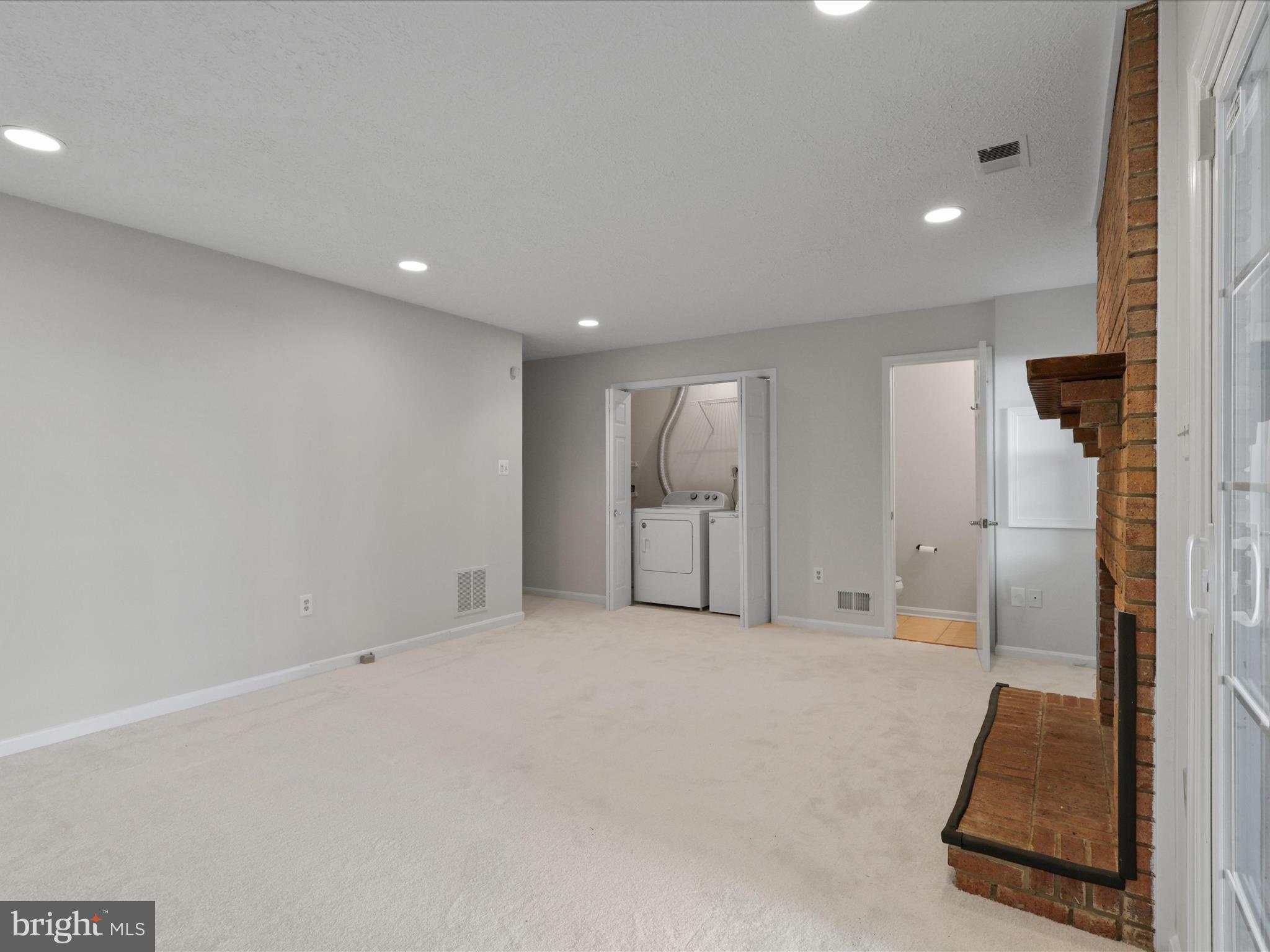 HAHN PROPERTY - Residential Lease