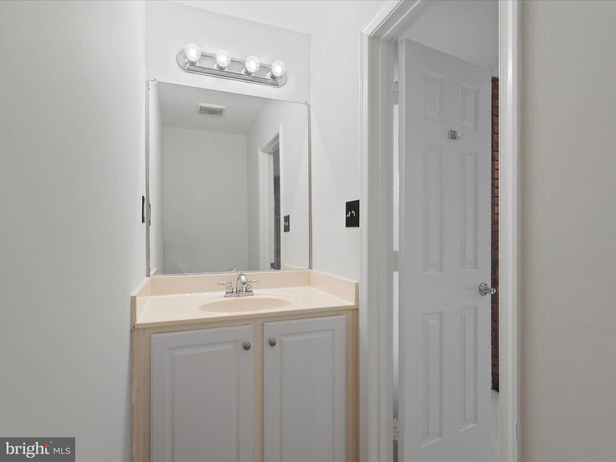 HAHN PROPERTY - Residential Lease