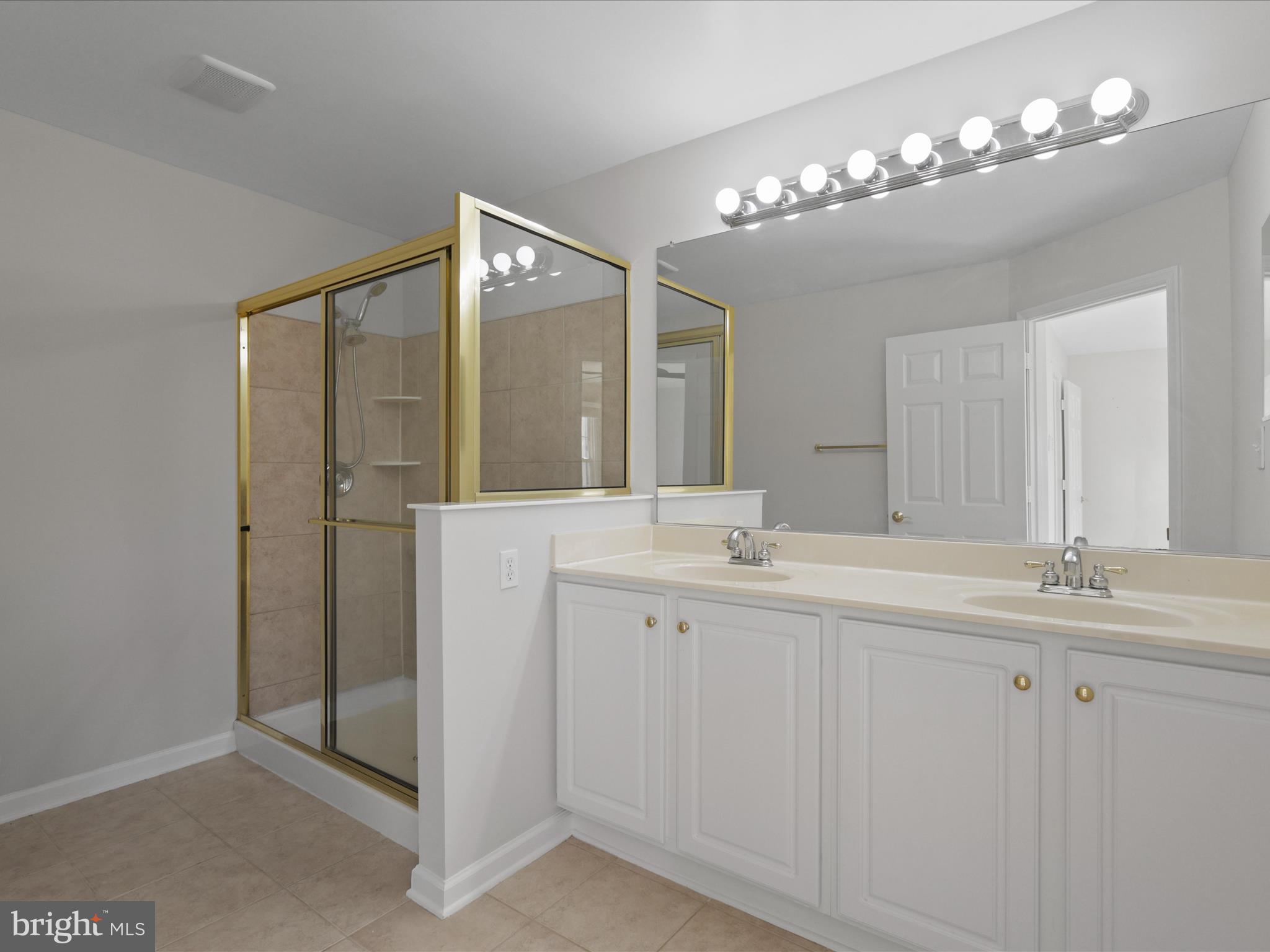 HAHN PROPERTY - Residential Lease