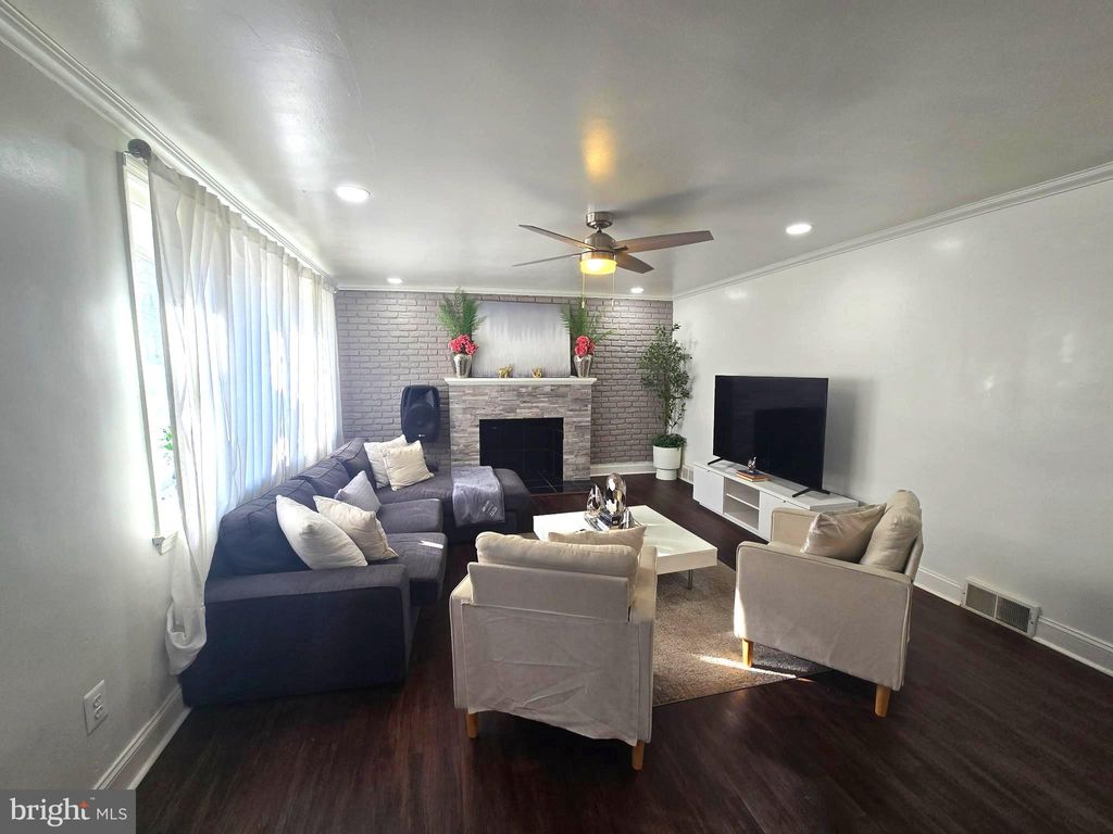 Photo of 1303 Manor Road, LANSDOWNE, PA 19050 (MLS # PADE2106320)