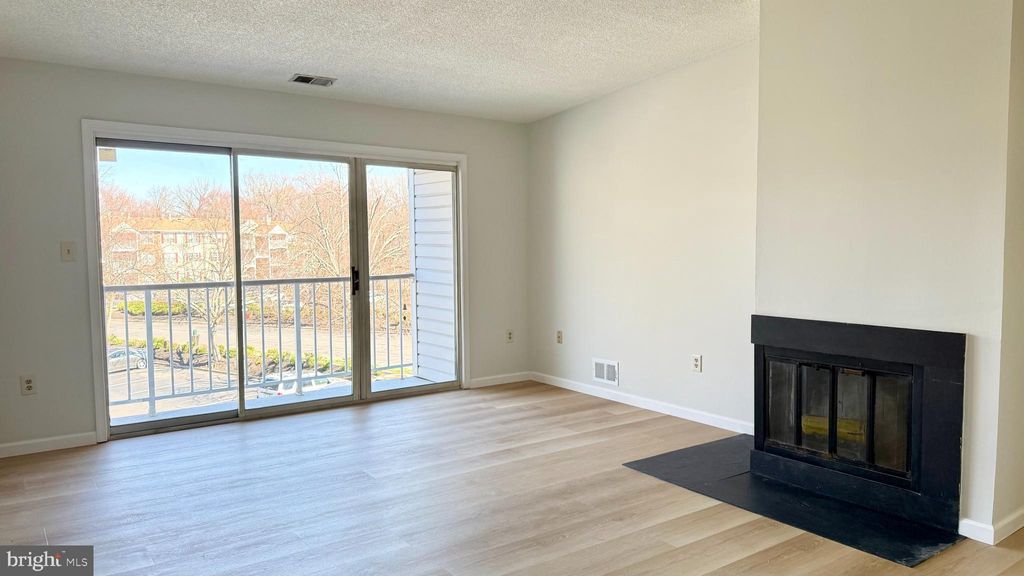 Photo of 70 Juniper Way, HAMILTON, NJ 08619 (MLS # NJME2075254)