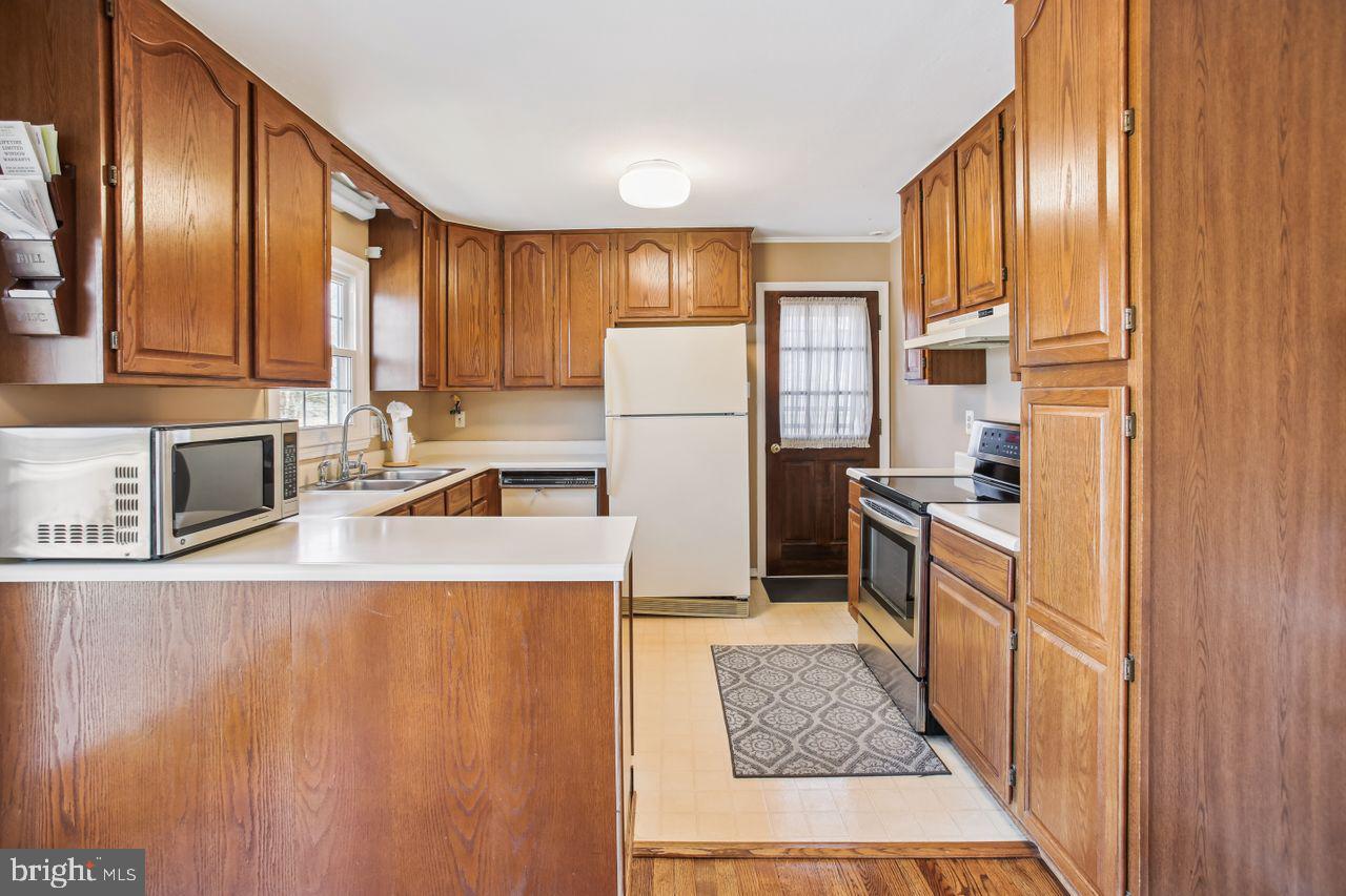 LEESBURG ESTATES - Residential