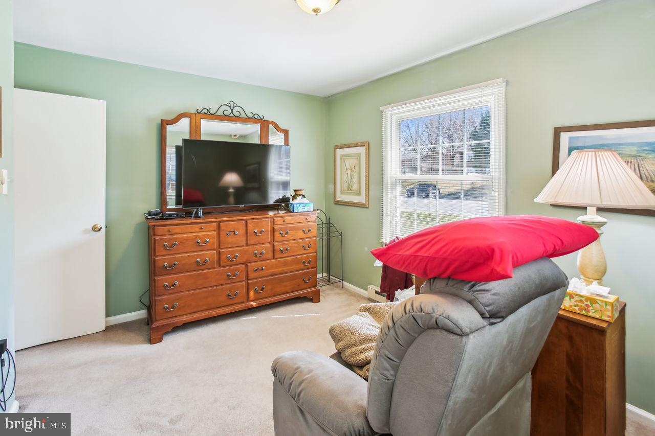 LEESBURG ESTATES - Residential