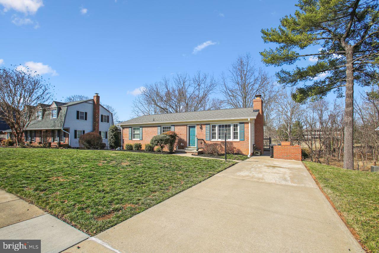 LEESBURG ESTATES - Residential