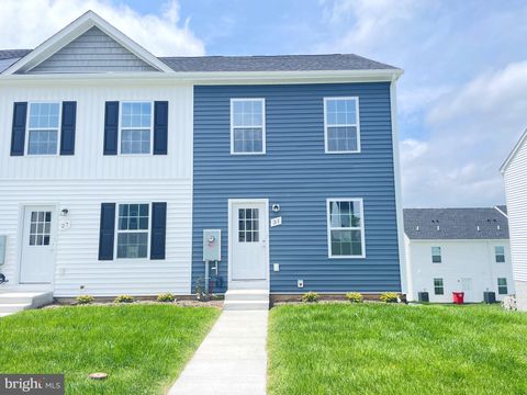 31 SNOWDROP COURT KEARNEYSVILLE WV 25430