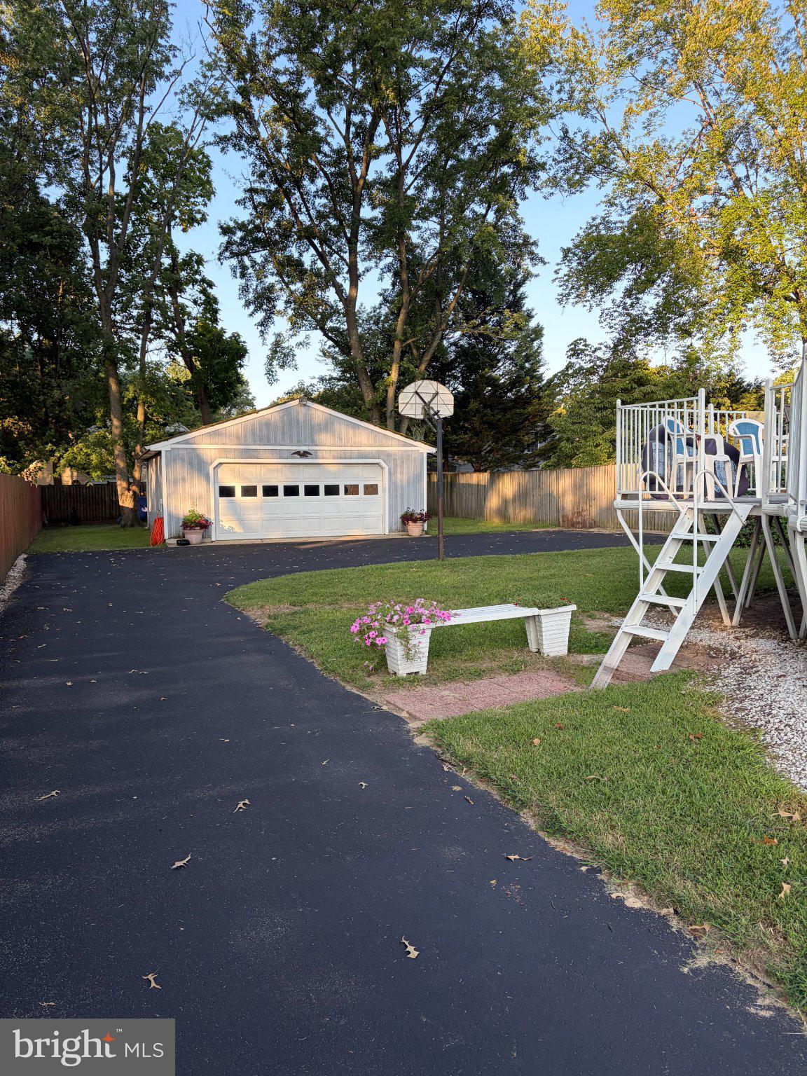 1247 PEKIN ROAD