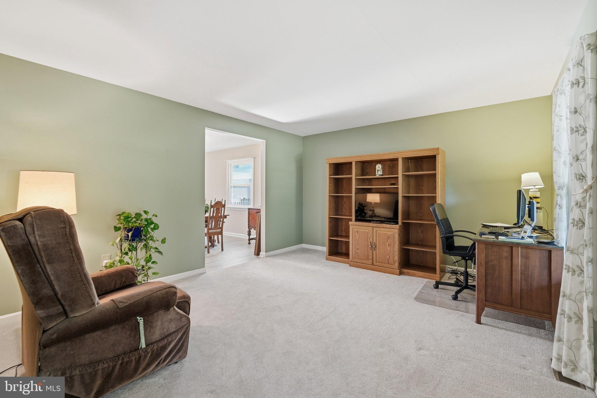 1247 PEKIN ROAD