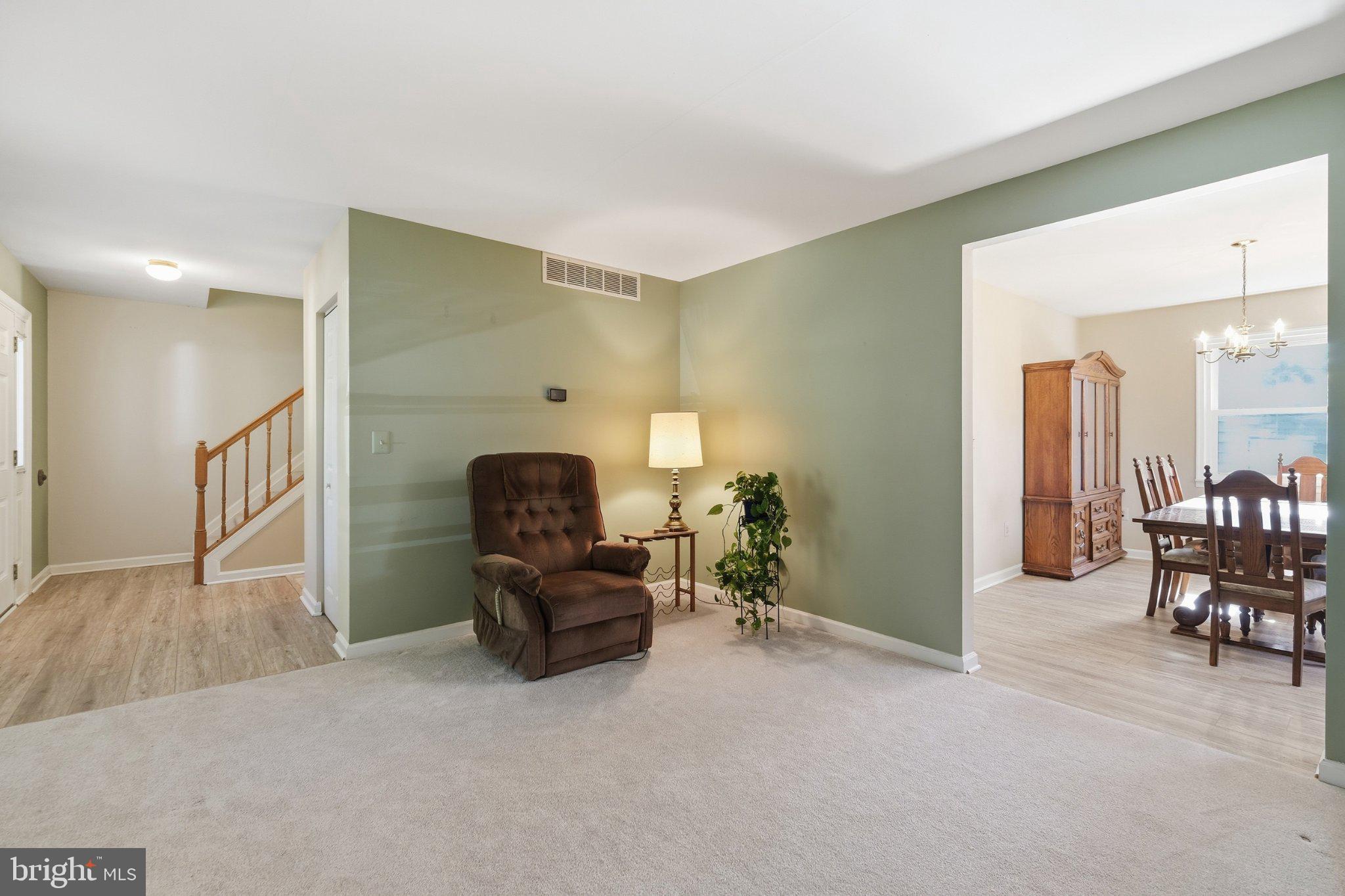 1247 PEKIN ROAD
