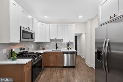 Townhouse For Sale - 222 E Dorset Street<br/> PHILADELPHIA, PA 19119