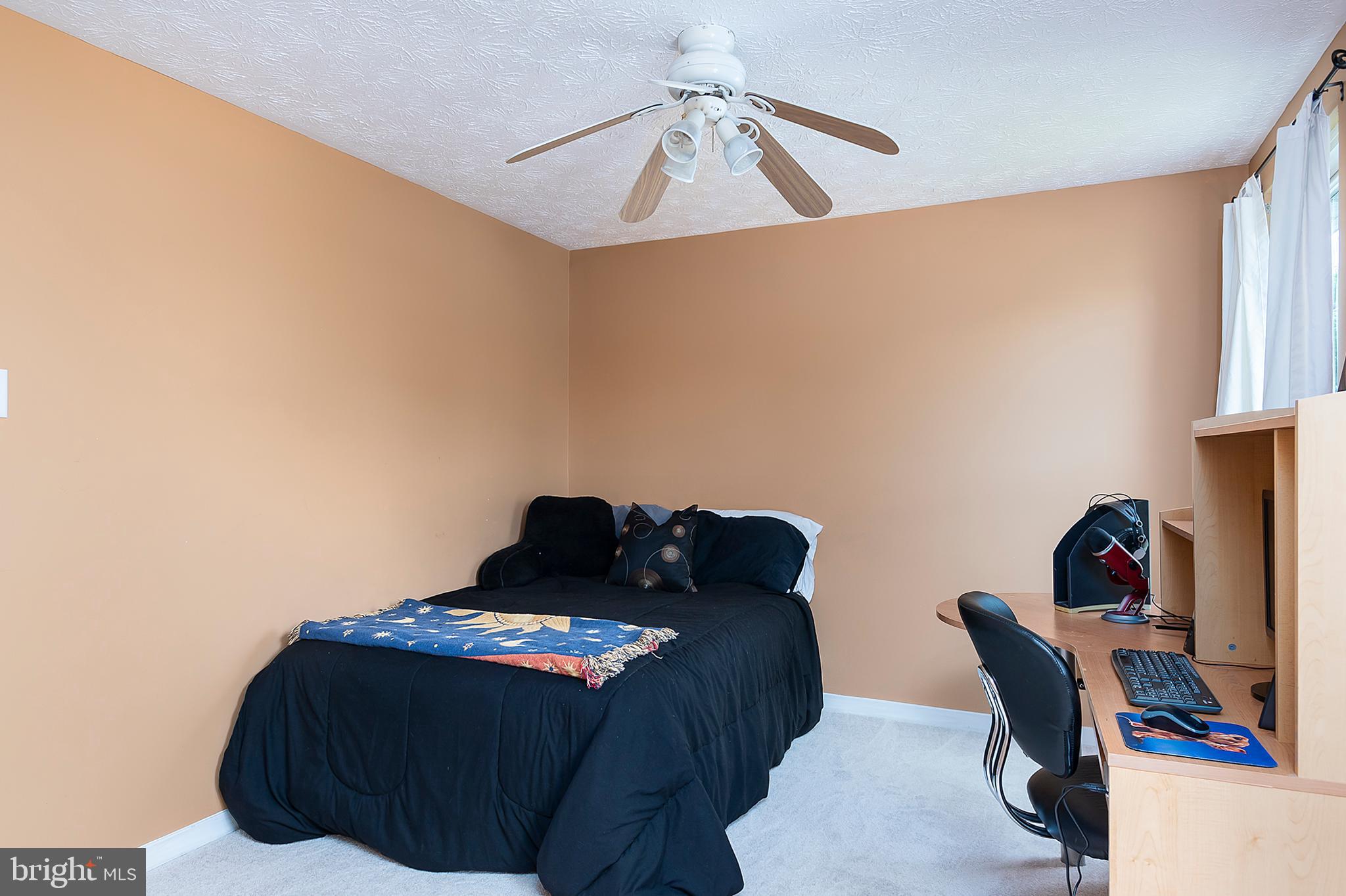 HUNT COUNTRY ESTATES - Residential