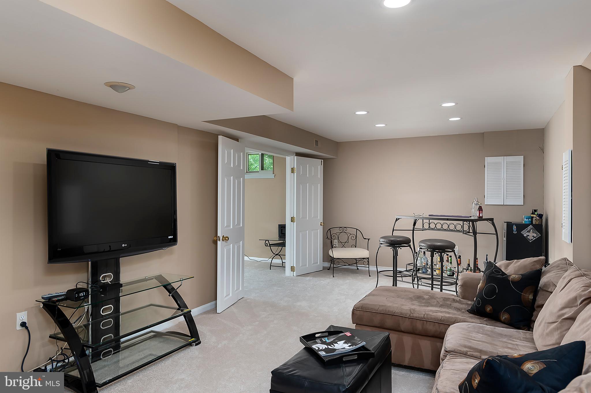 HUNT COUNTRY ESTATES - Residential