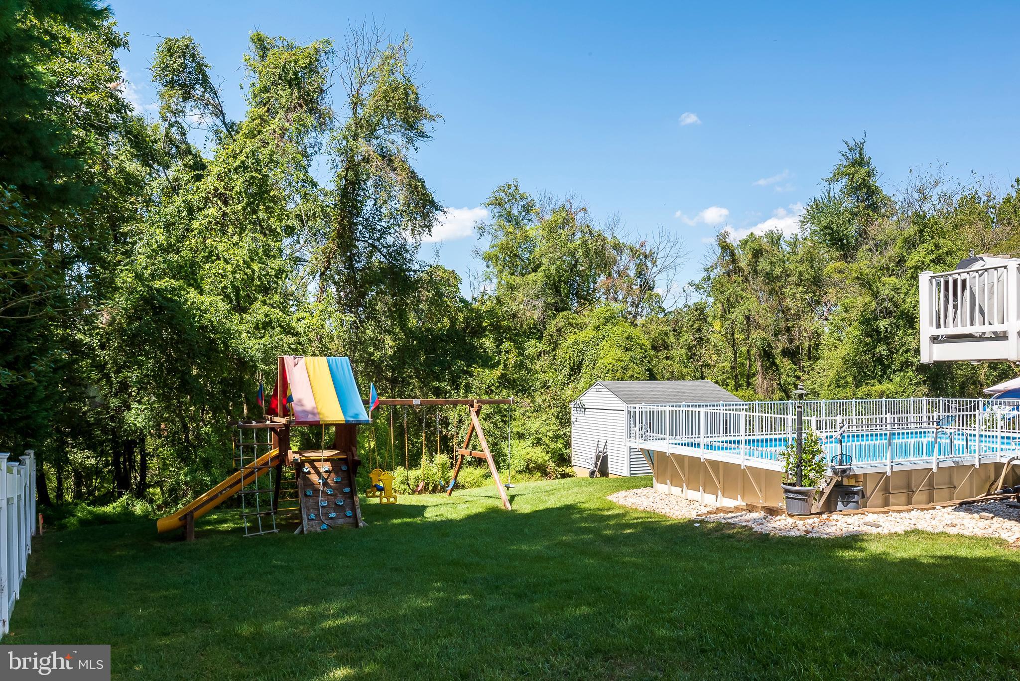 HUNT COUNTRY ESTATES - Residential