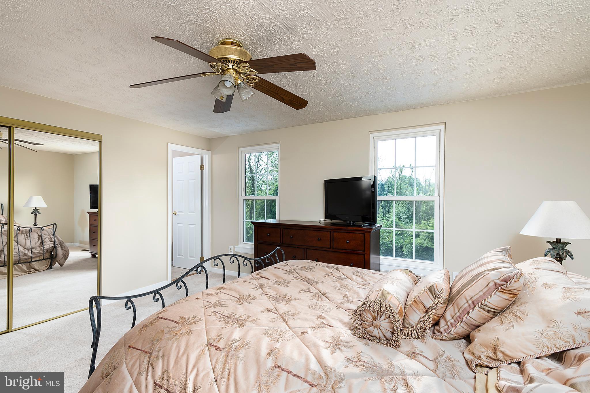 HUNT COUNTRY ESTATES - Residential