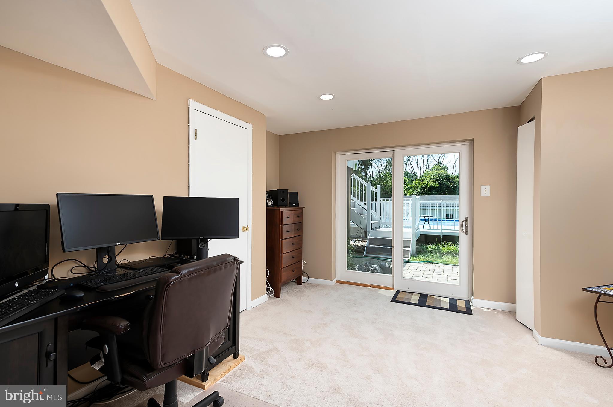 HUNT COUNTRY ESTATES - Residential