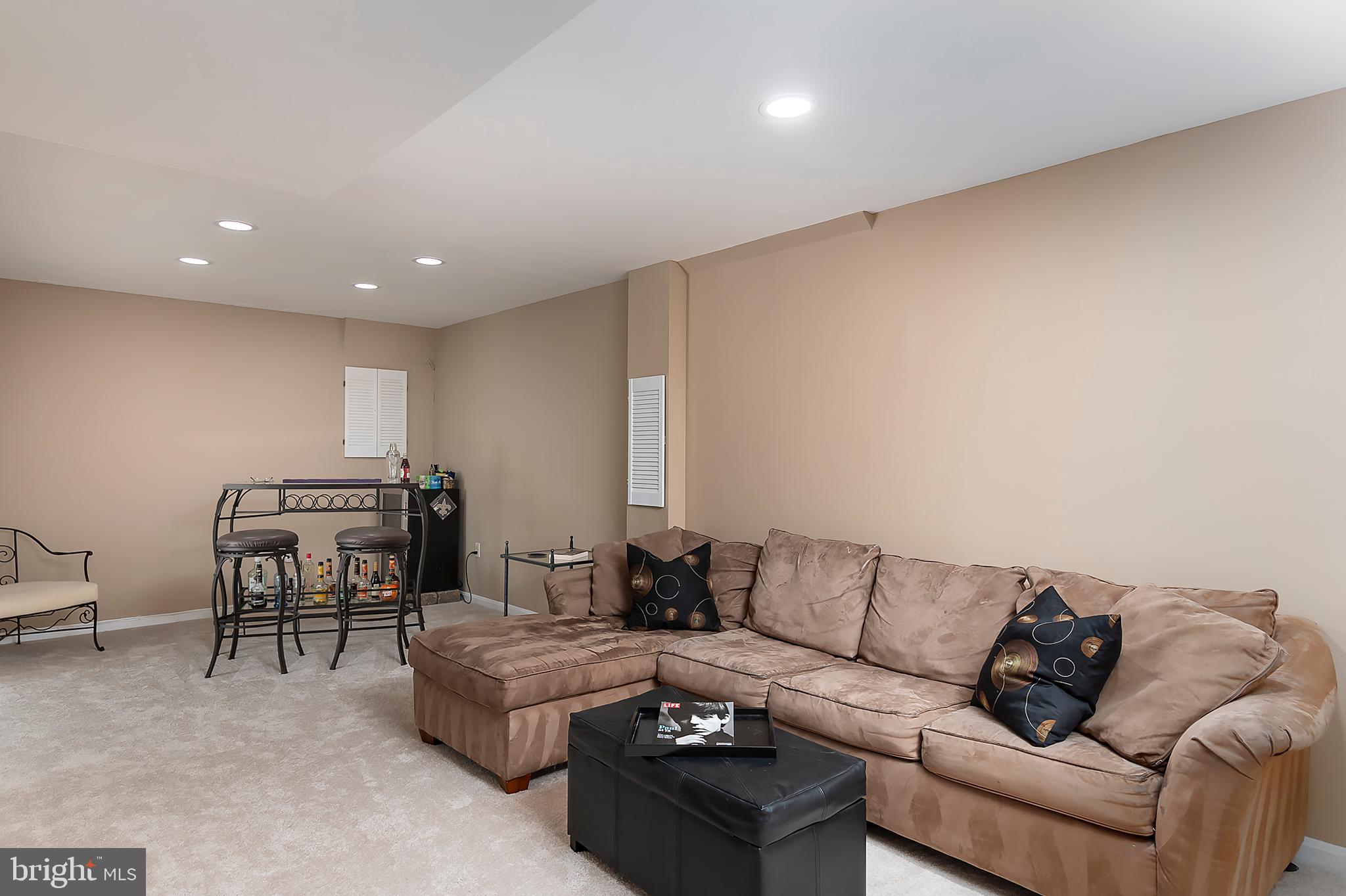 HUNT COUNTRY ESTATES - Residential