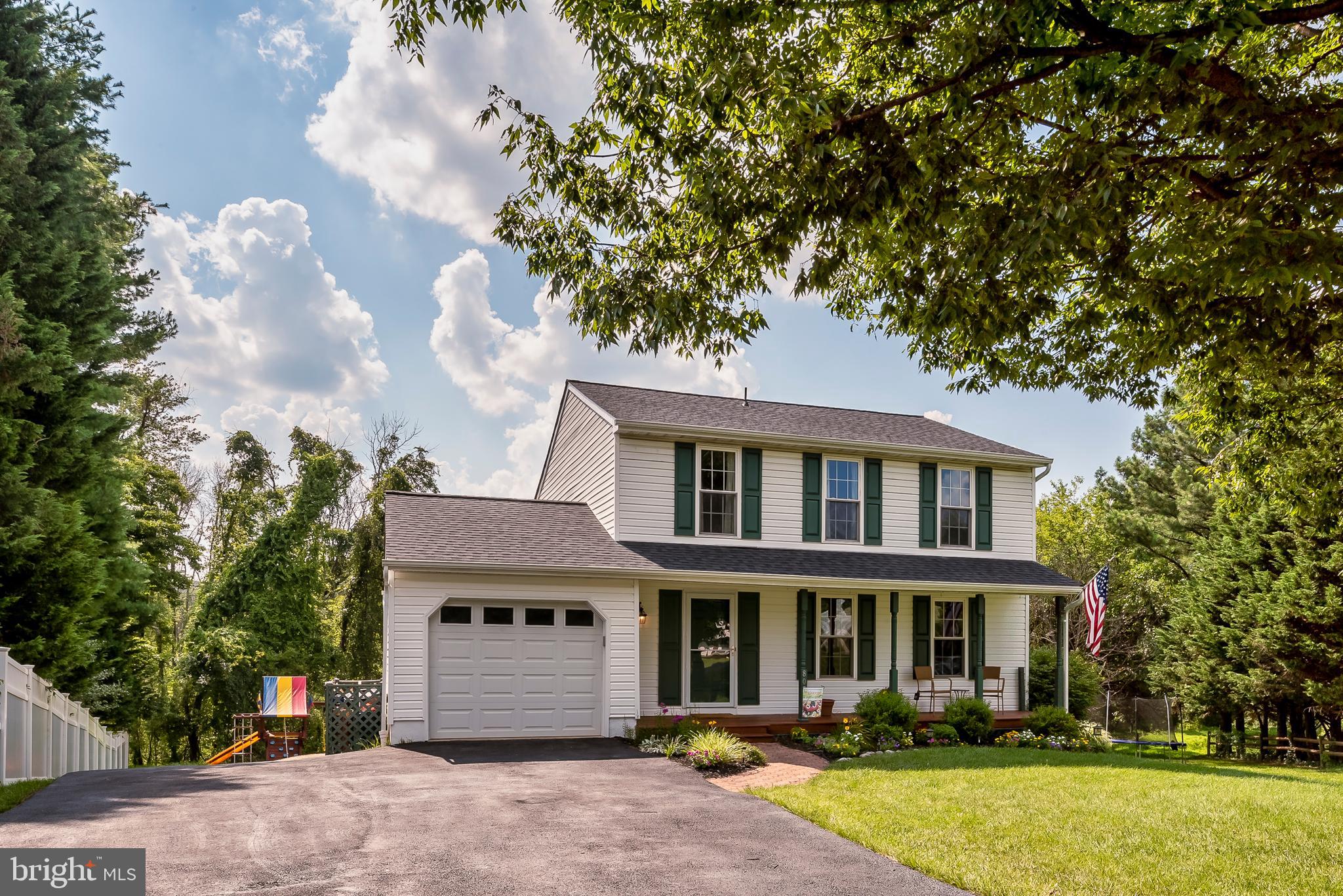 HUNT COUNTRY ESTATES - Residential