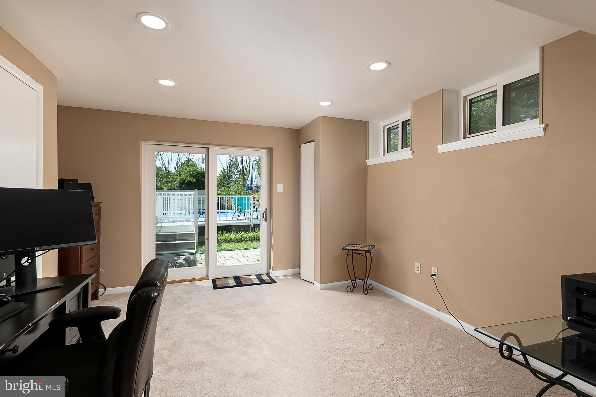 HUNT COUNTRY ESTATES - Residential