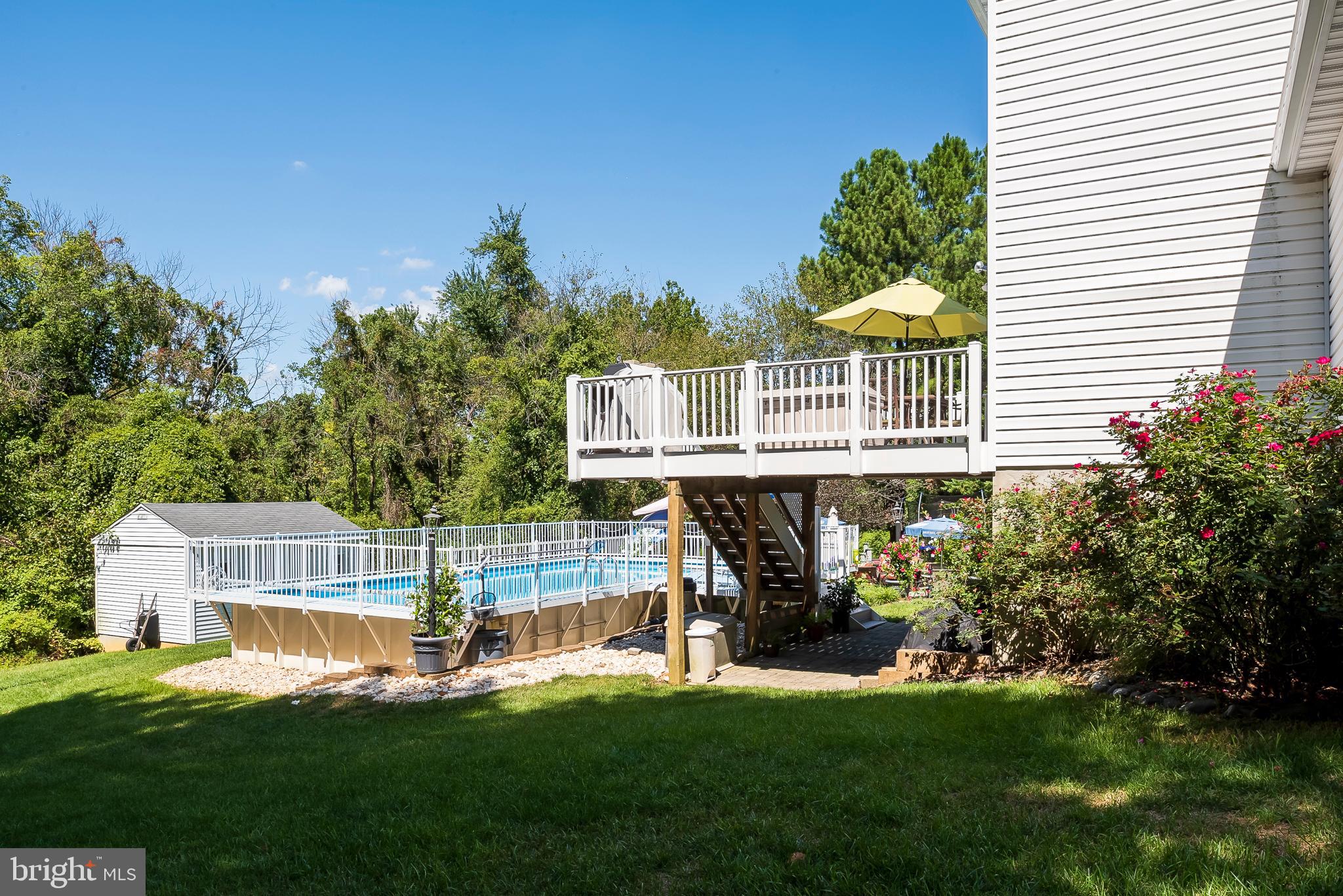 HUNT COUNTRY ESTATES - Residential