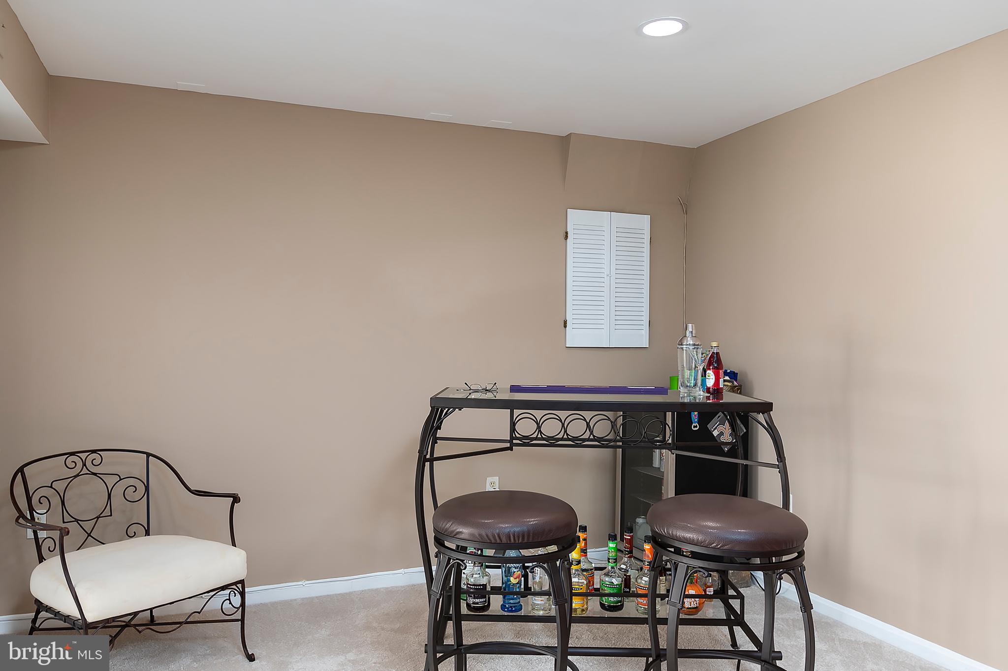 HUNT COUNTRY ESTATES - Residential