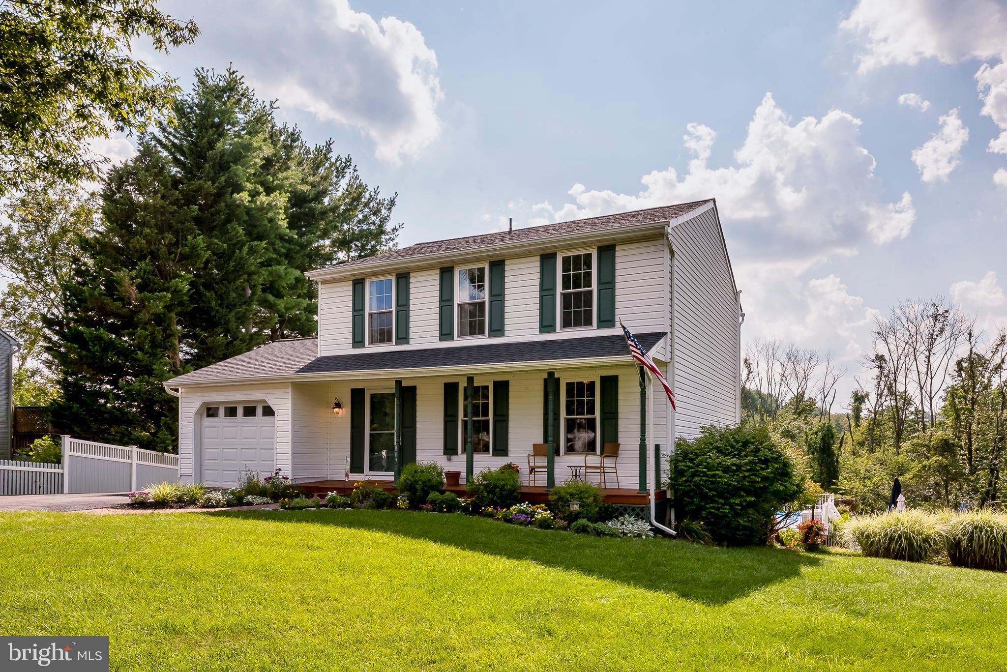 HUNT COUNTRY ESTATES - Residential