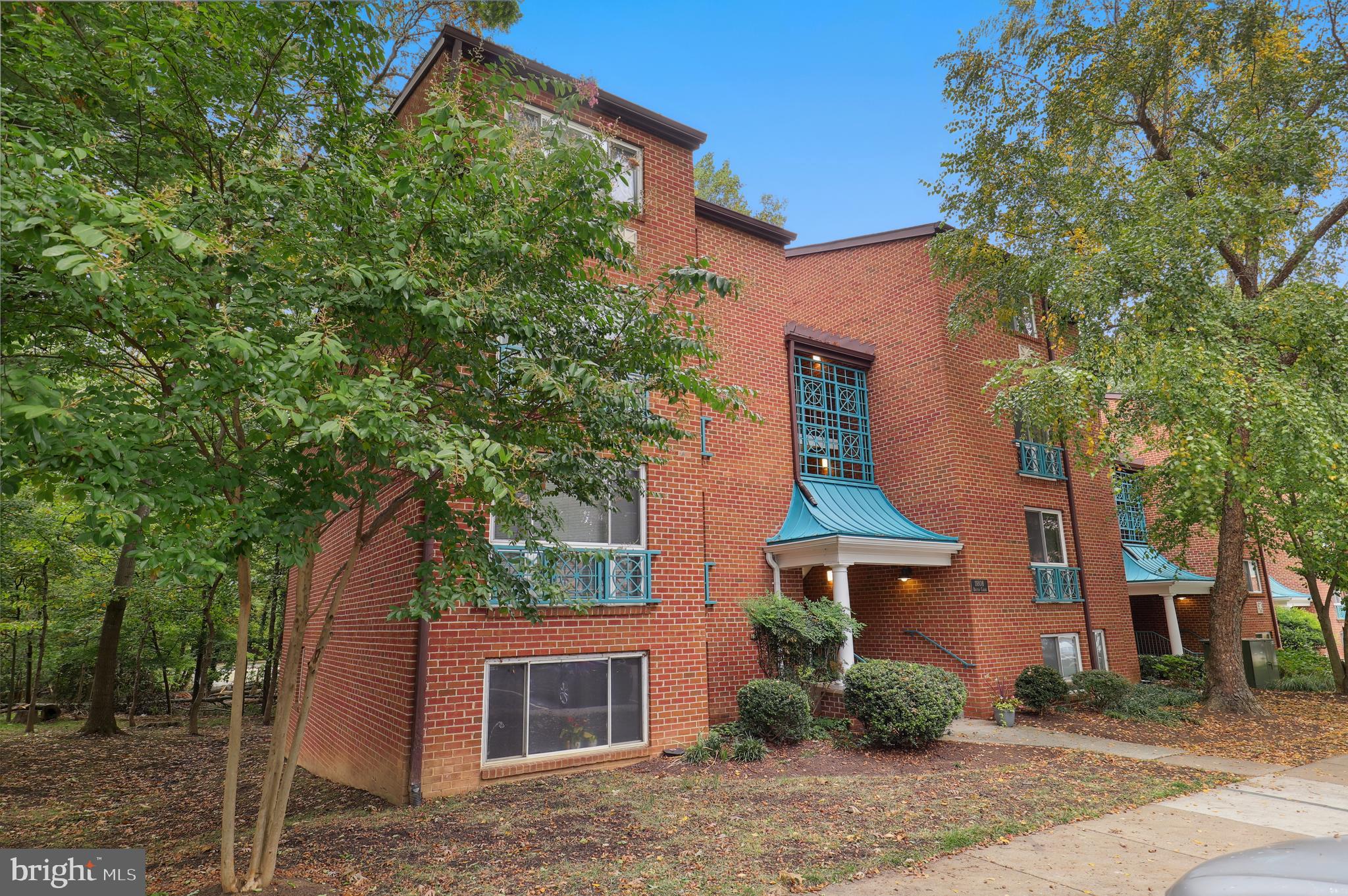 HUNTERS WOODS VILLAGE - Residential