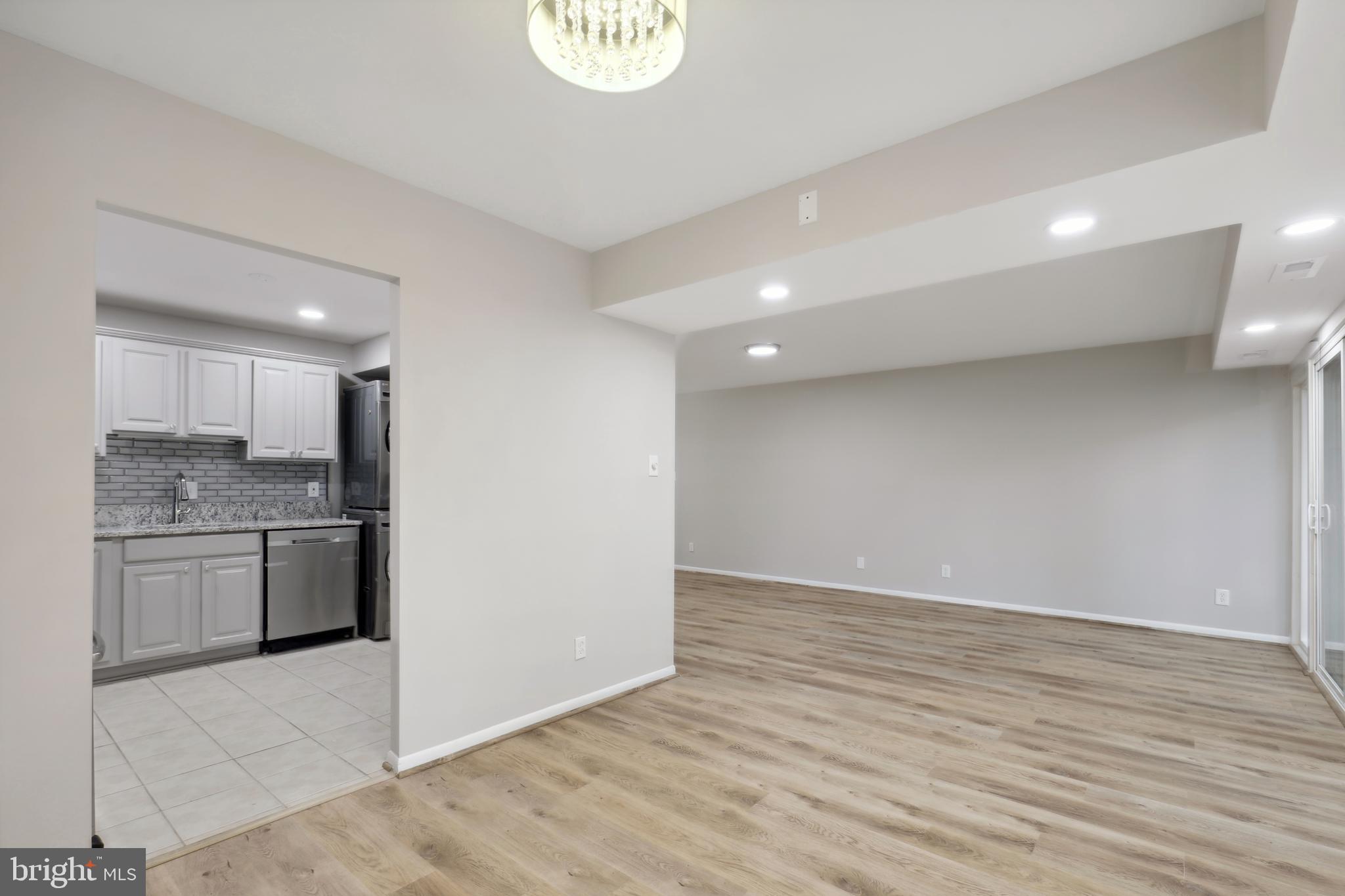 HUNTERS WOODS VILLAGE - Residential