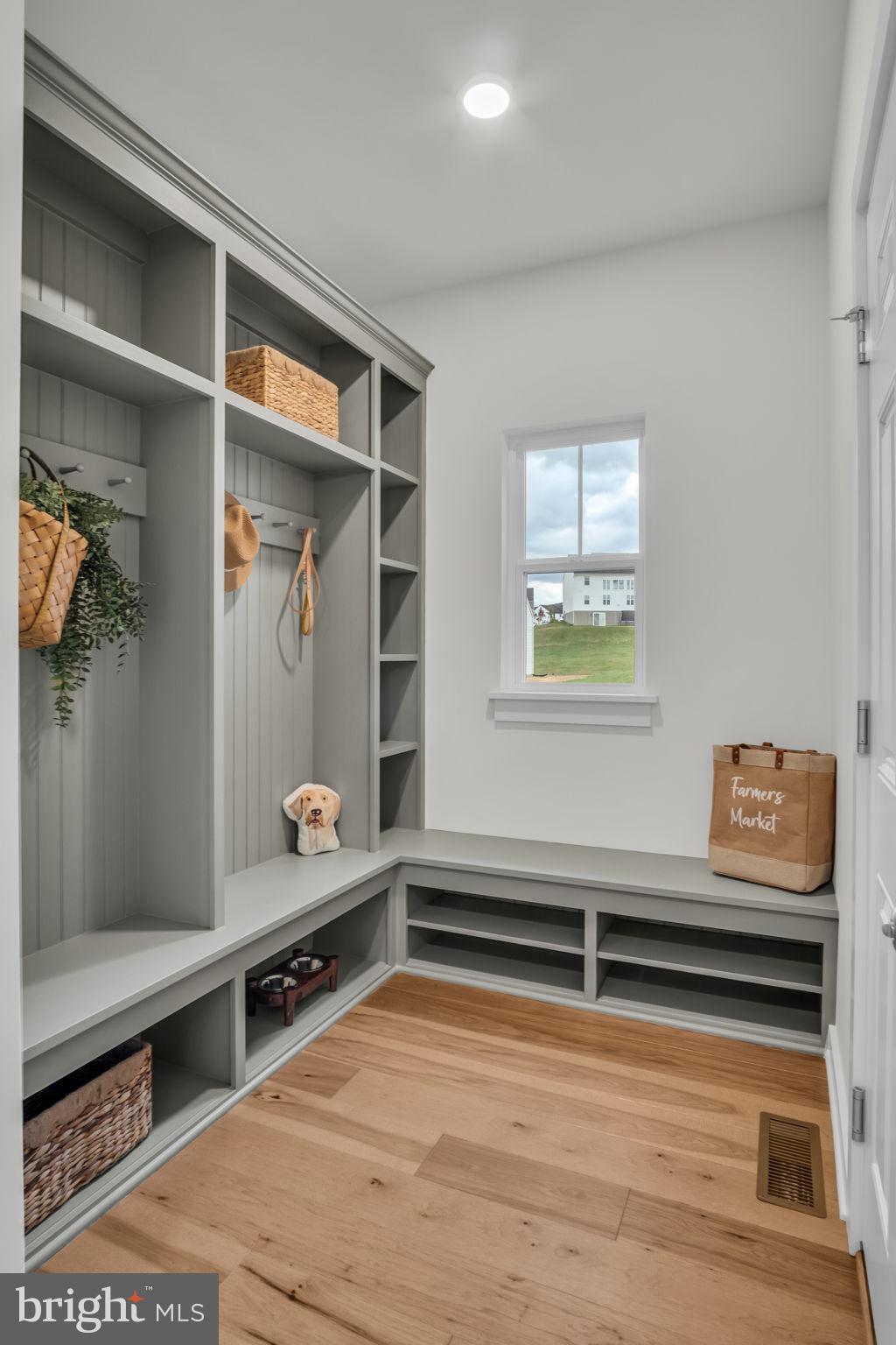 AUTUMN CHASE - Residential