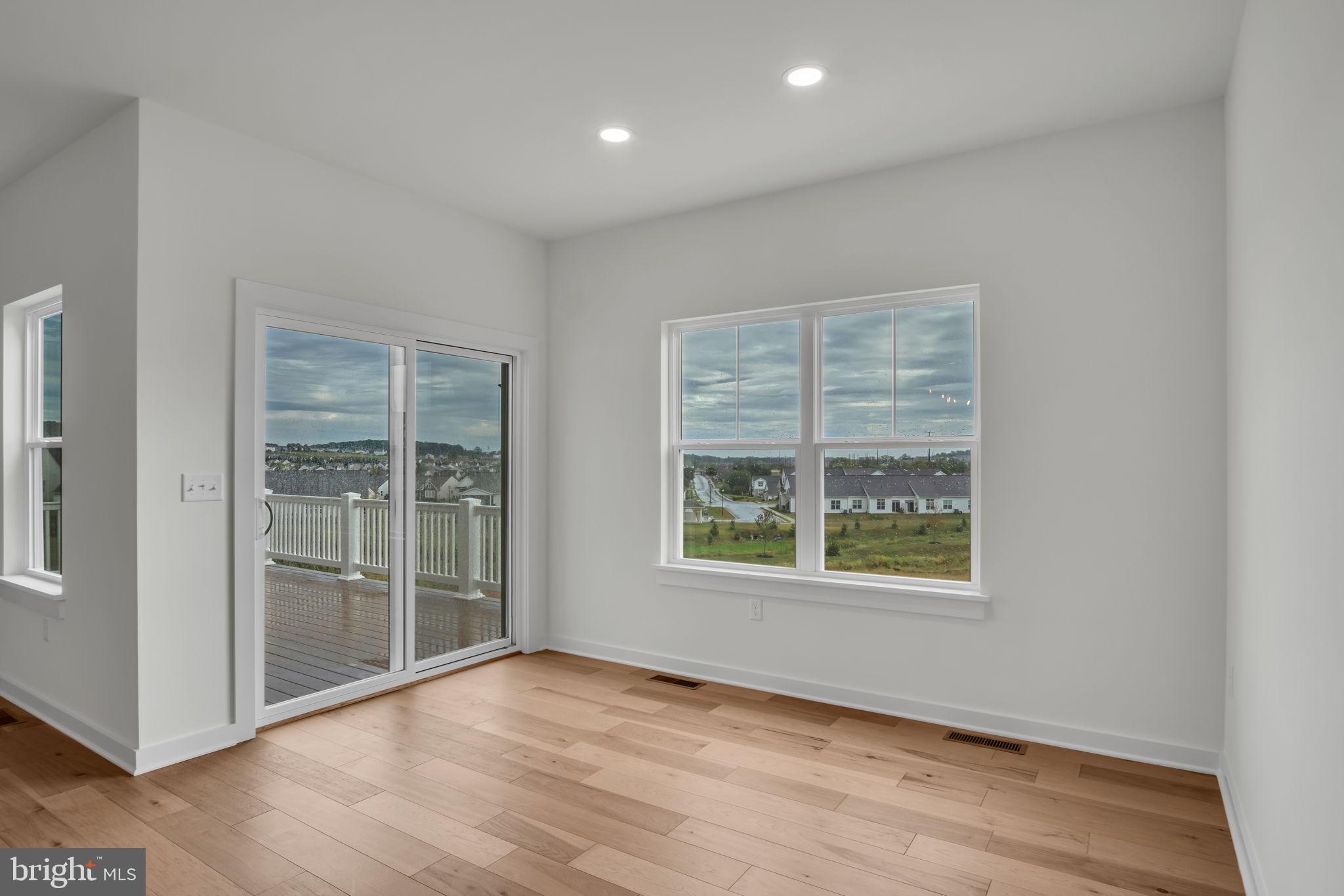 AUTUMN CHASE - Residential