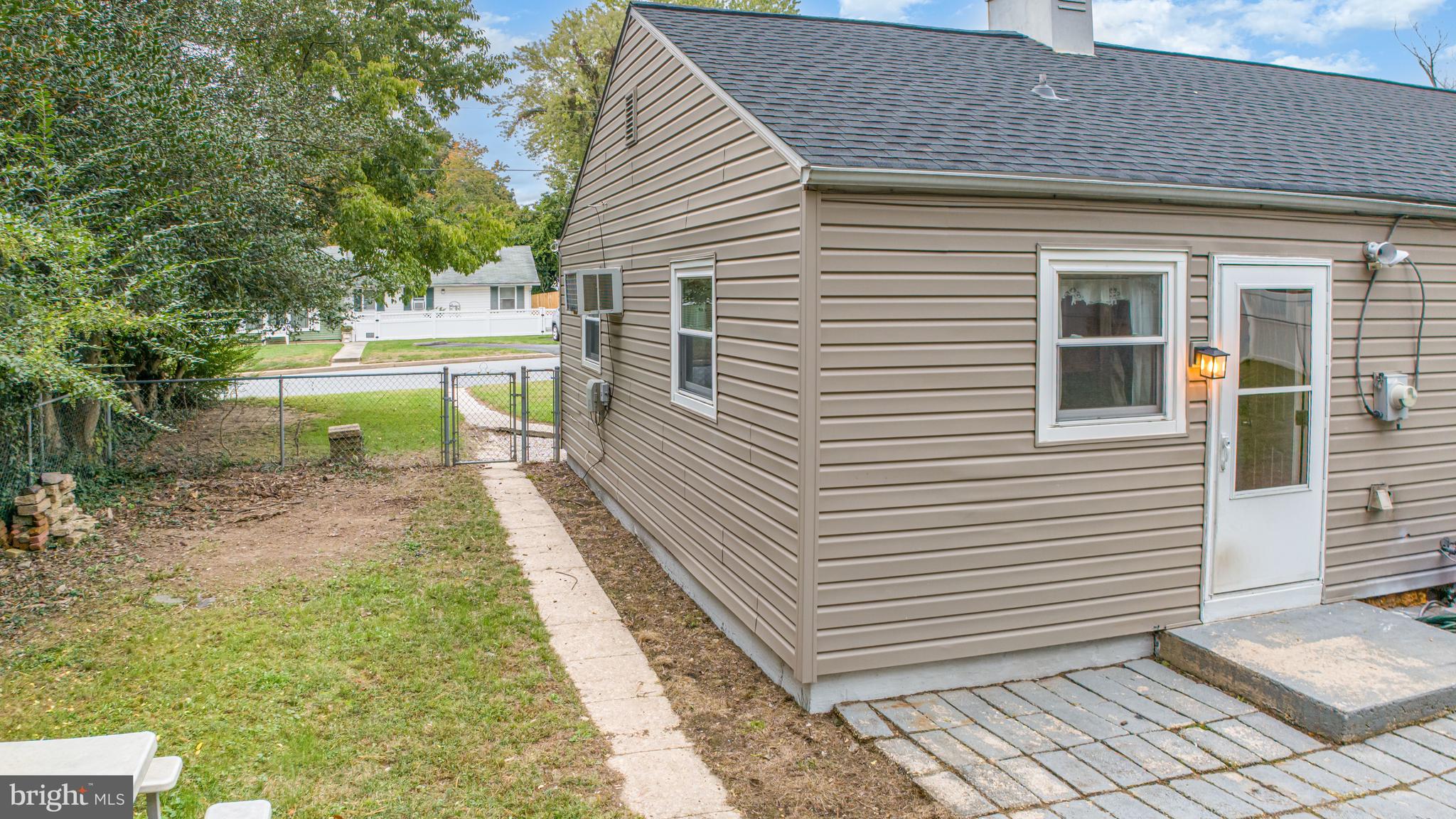 ROYAL ACRES - Residential