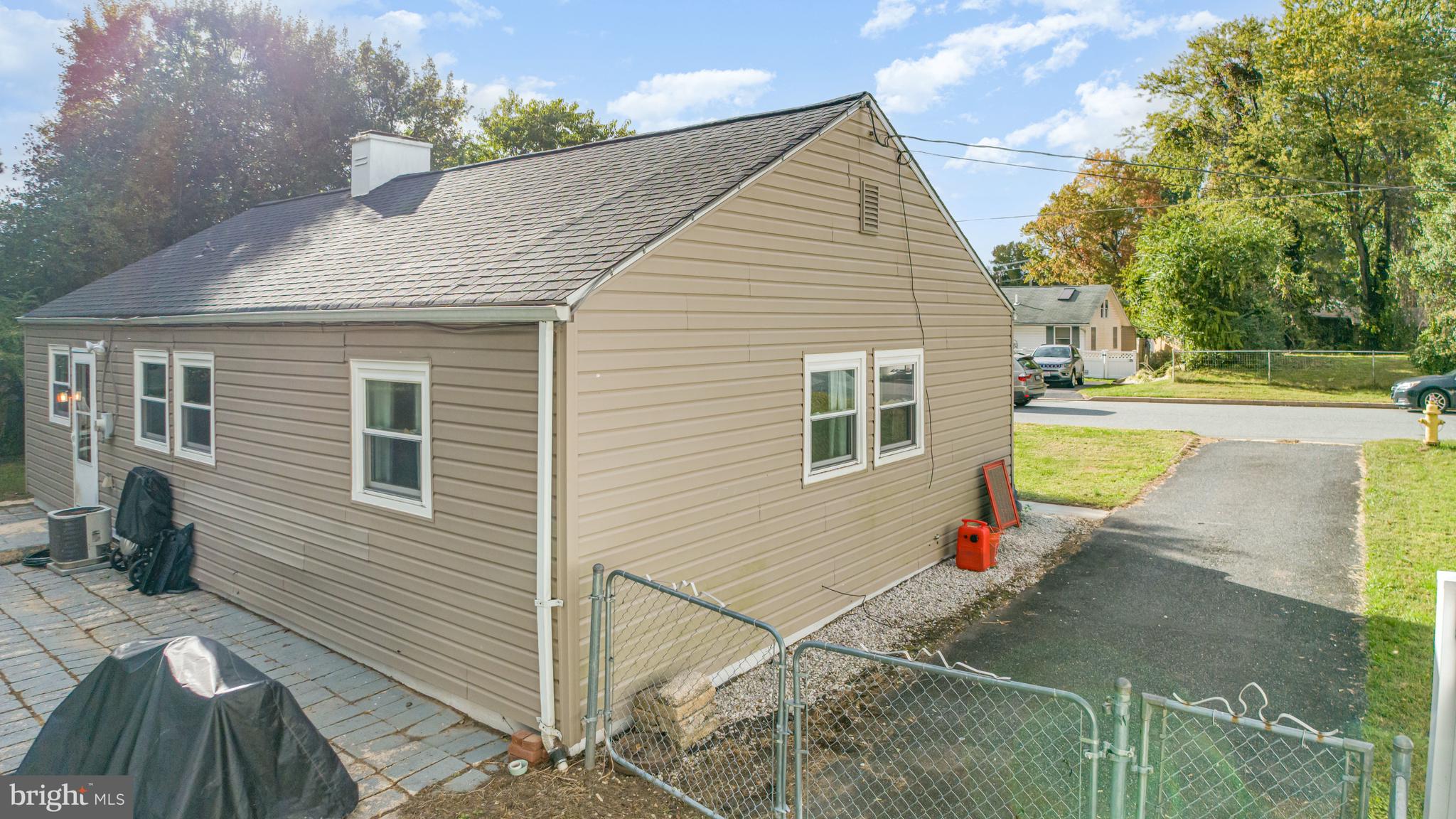 ROYAL ACRES - Residential