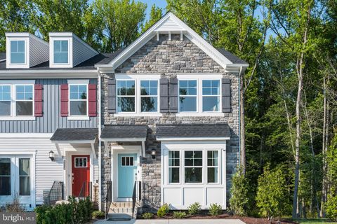 1244 BARKLEYRIDGE LANE GLEN BURNIE MD 21060