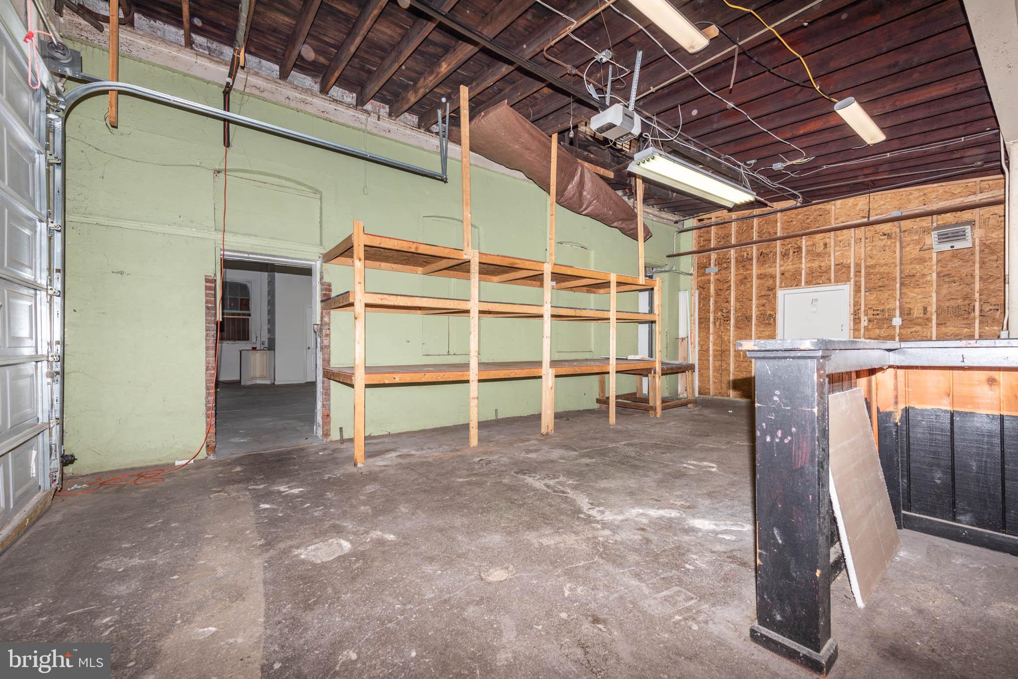 HIGHLANDTOWN - Commercial Lease