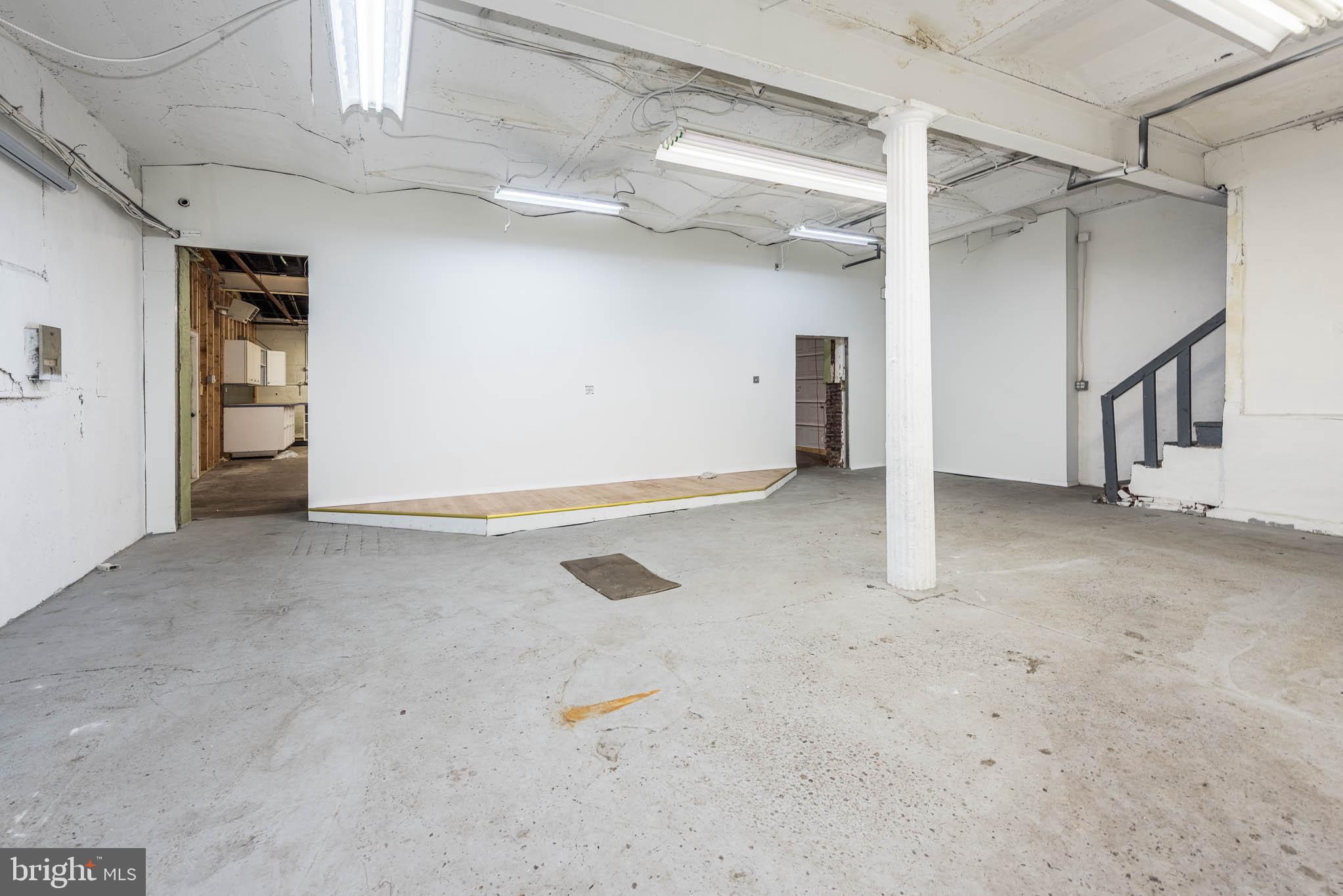 HIGHLANDTOWN - Commercial Lease