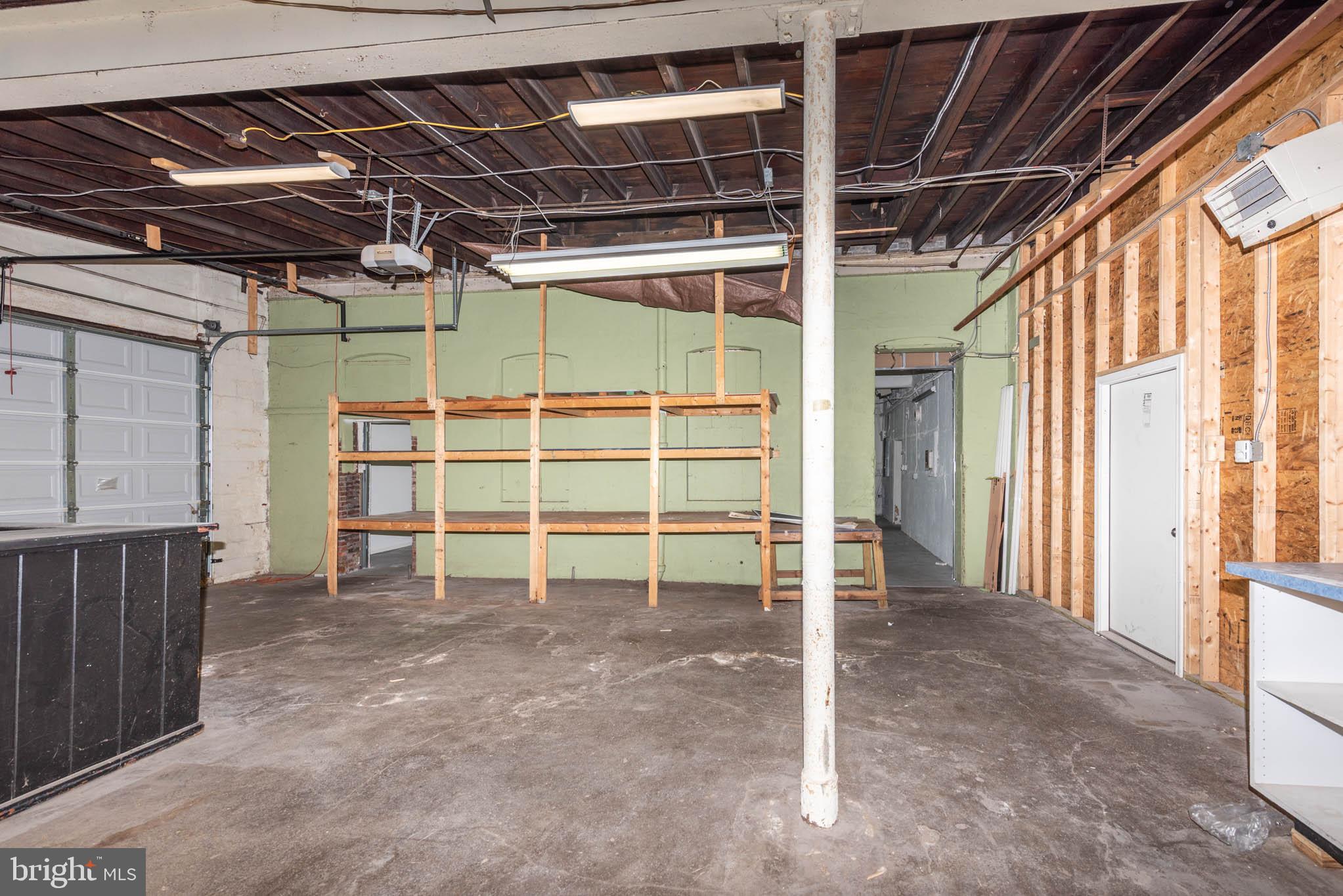 HIGHLANDTOWN - Commercial Lease