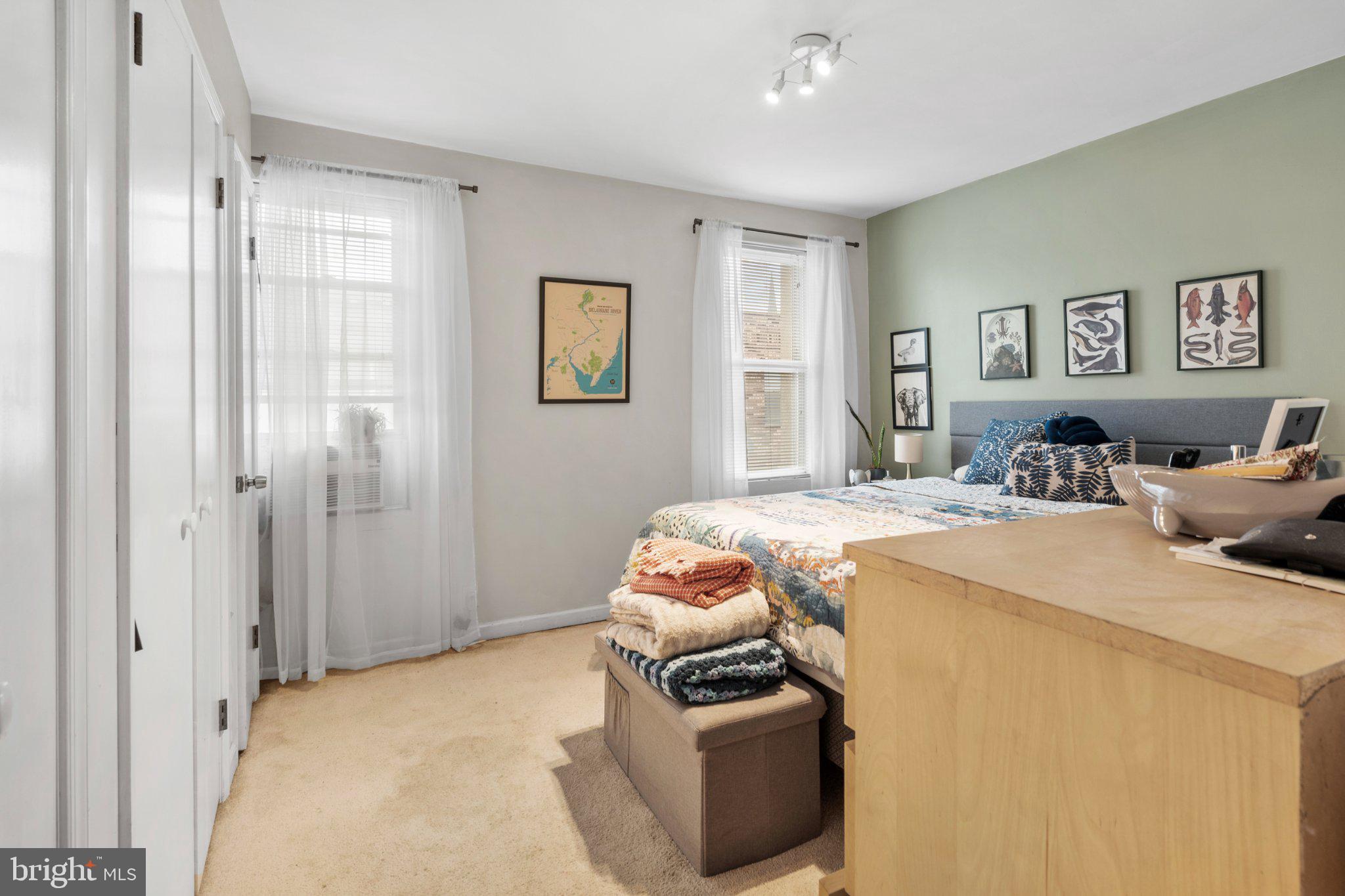 PORT RICHMOND - Residential