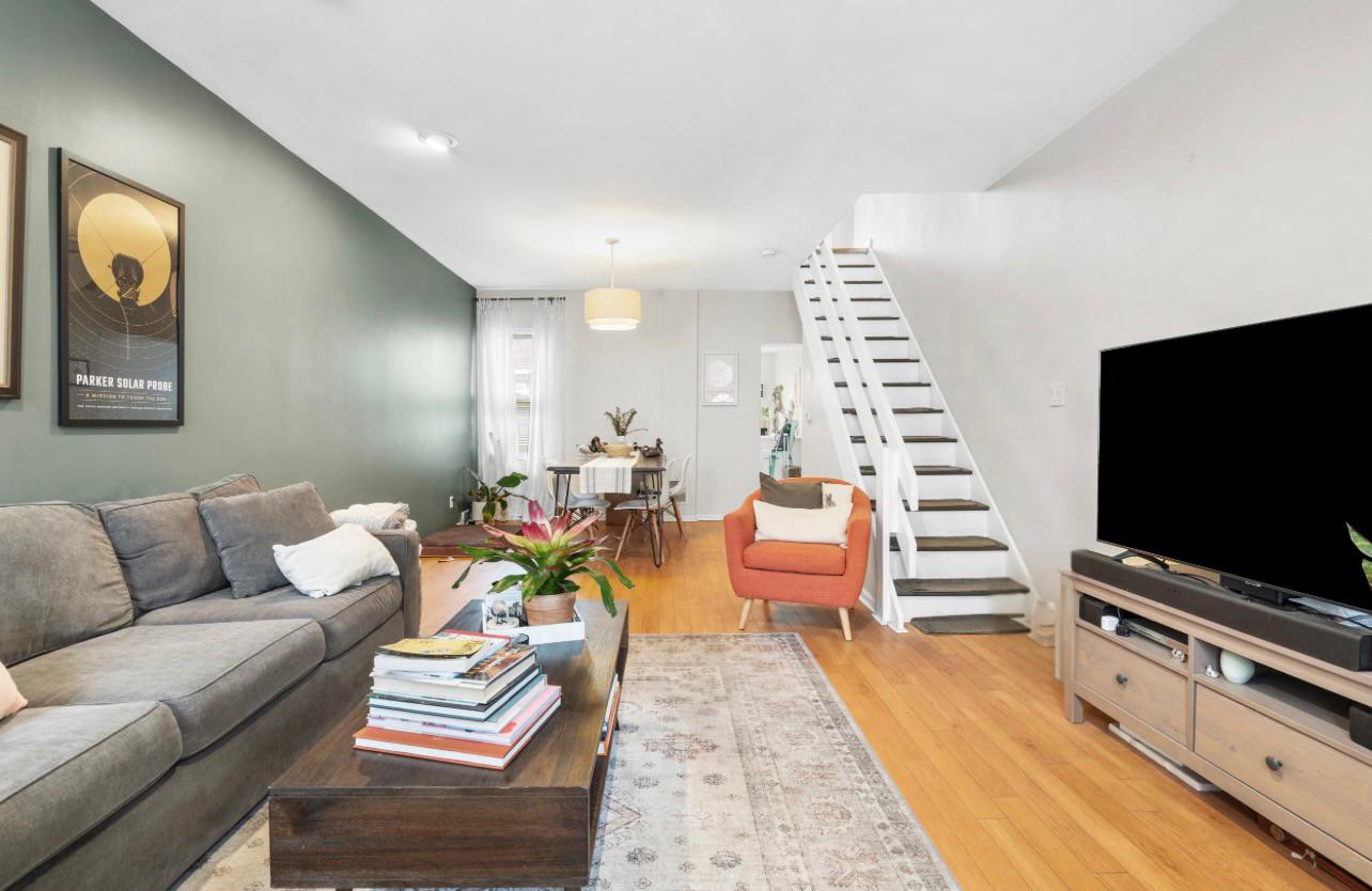 PORT RICHMOND - Residential